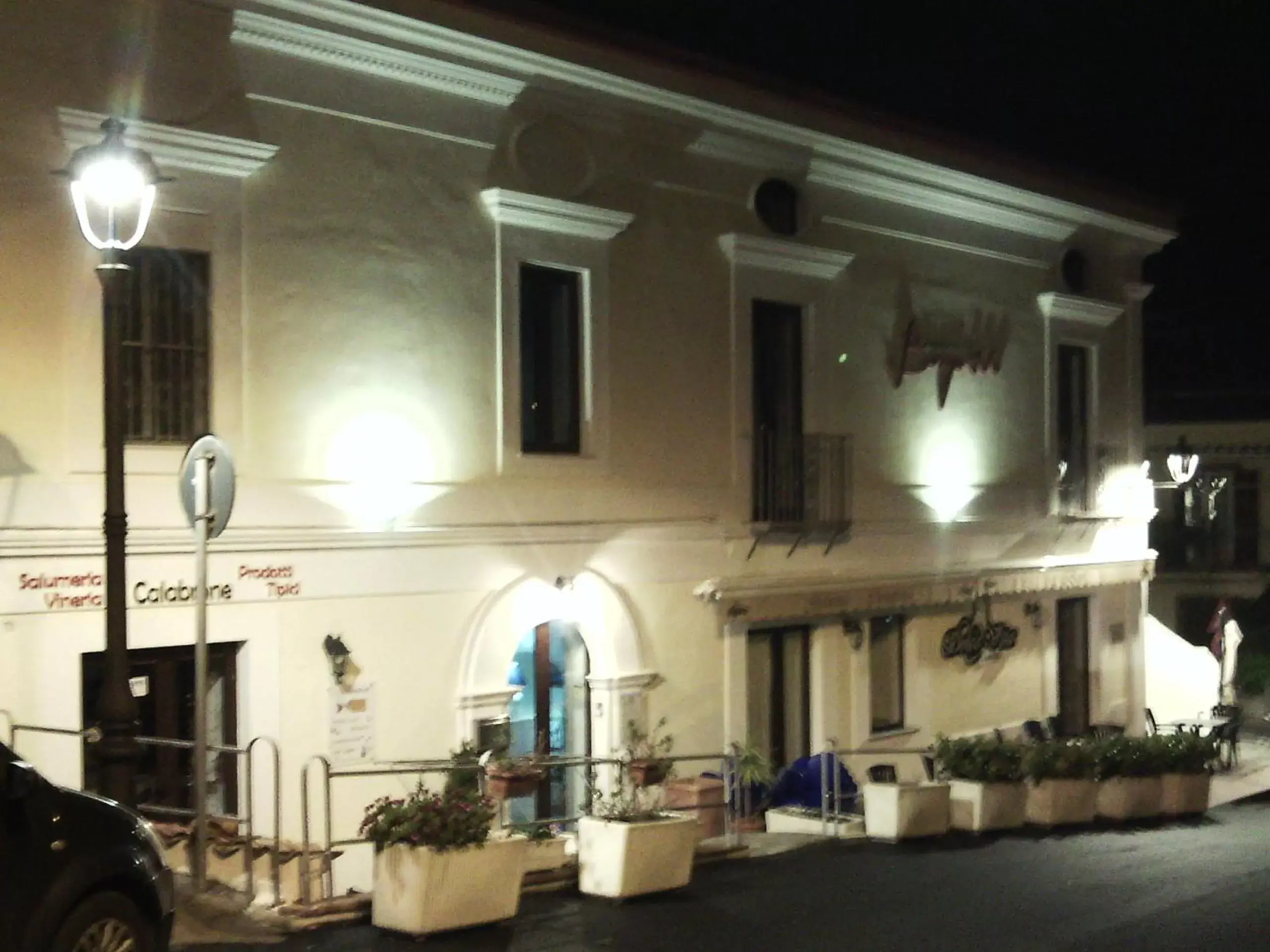 Property building, Facade/Entrance in Borgo 800