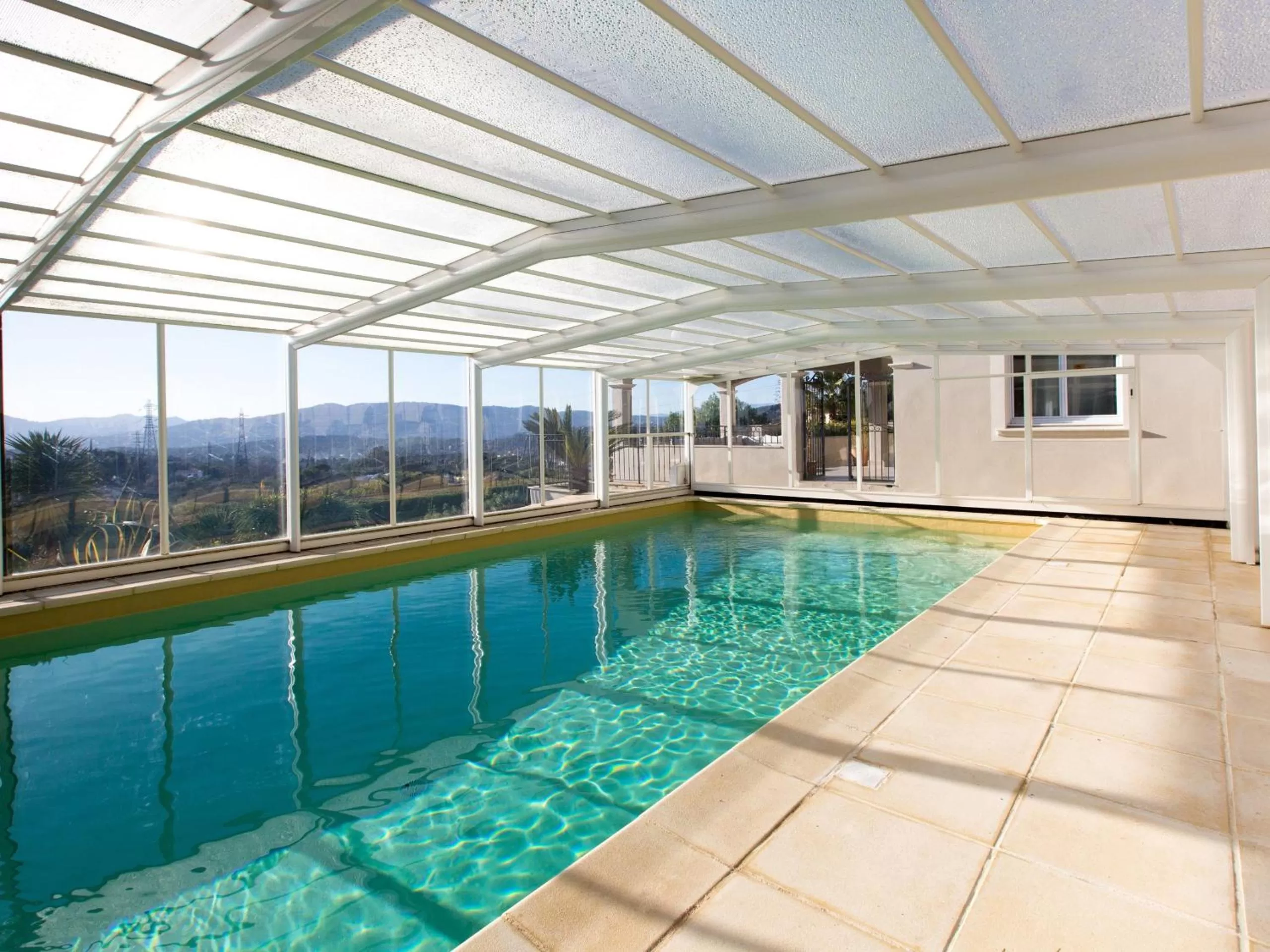 Pool view in Les chambres d'hôtes de Mougins