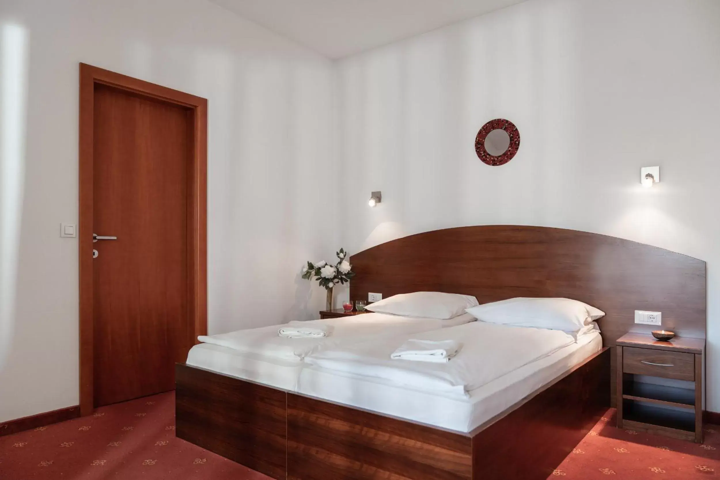 Bedroom, Bed in Hotel Medno