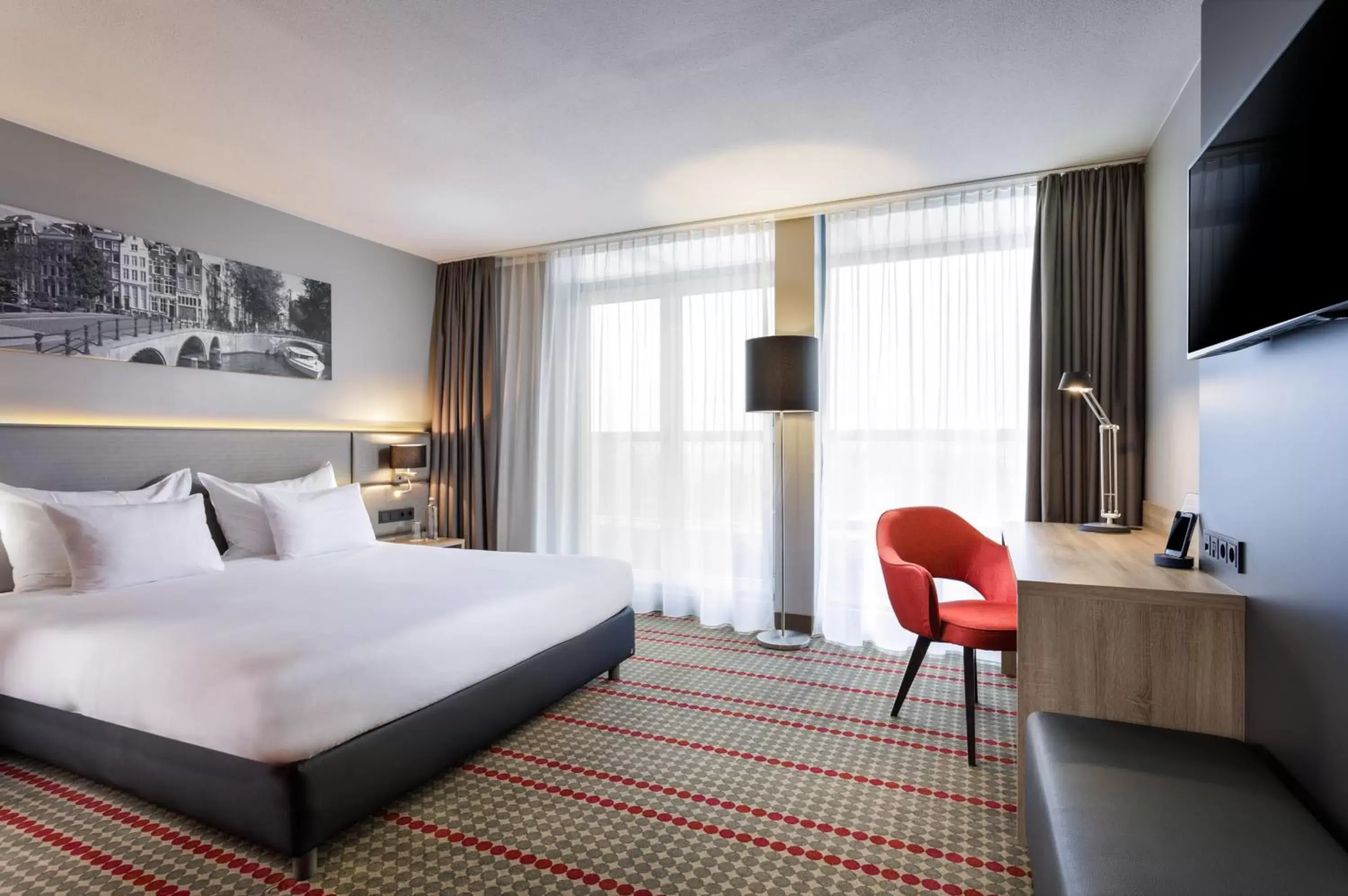Bedroom, Bed in Ramada by Wyndham Amsterdam Airport Schiphol
