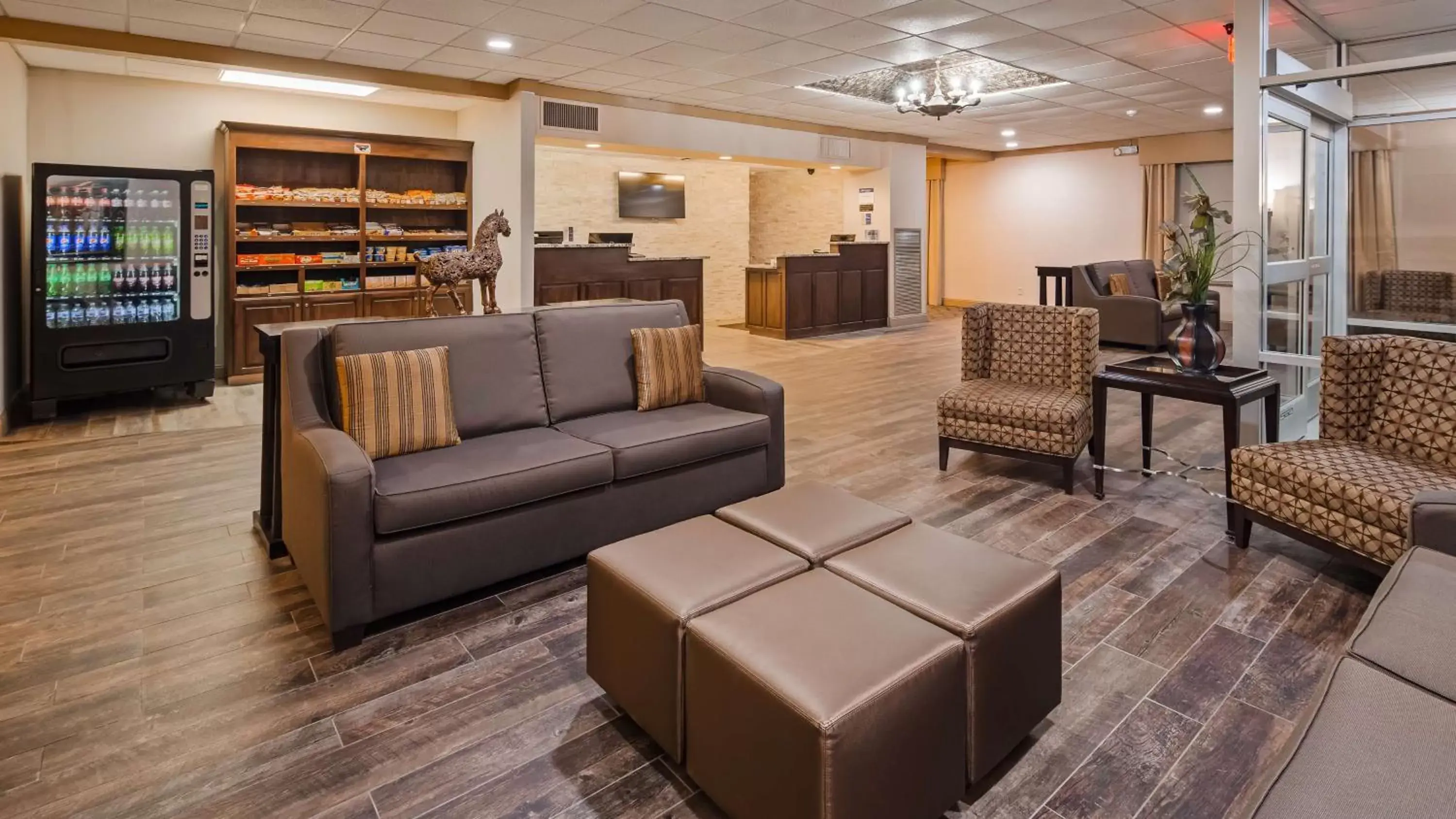 Lobby or reception in Best Western Crossroads of the Bluffs Lobby or reception in Best Western Crossroads of the Bluffs