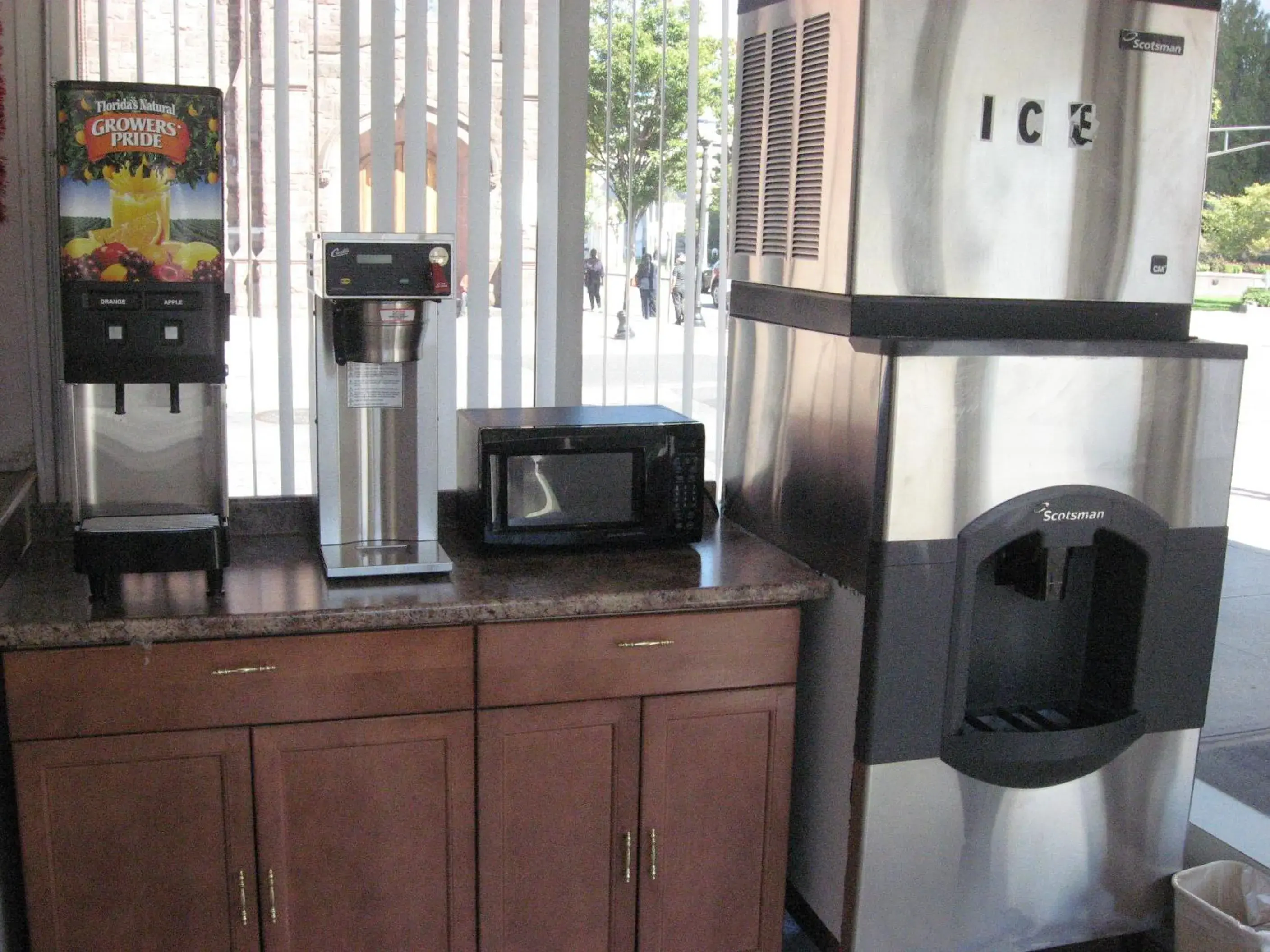 Restaurant/places to eat in Atlantic Motor Inn Near Boardwalk Restaurant/places to eat in Atlantic Motor Inn Near Boardwalk