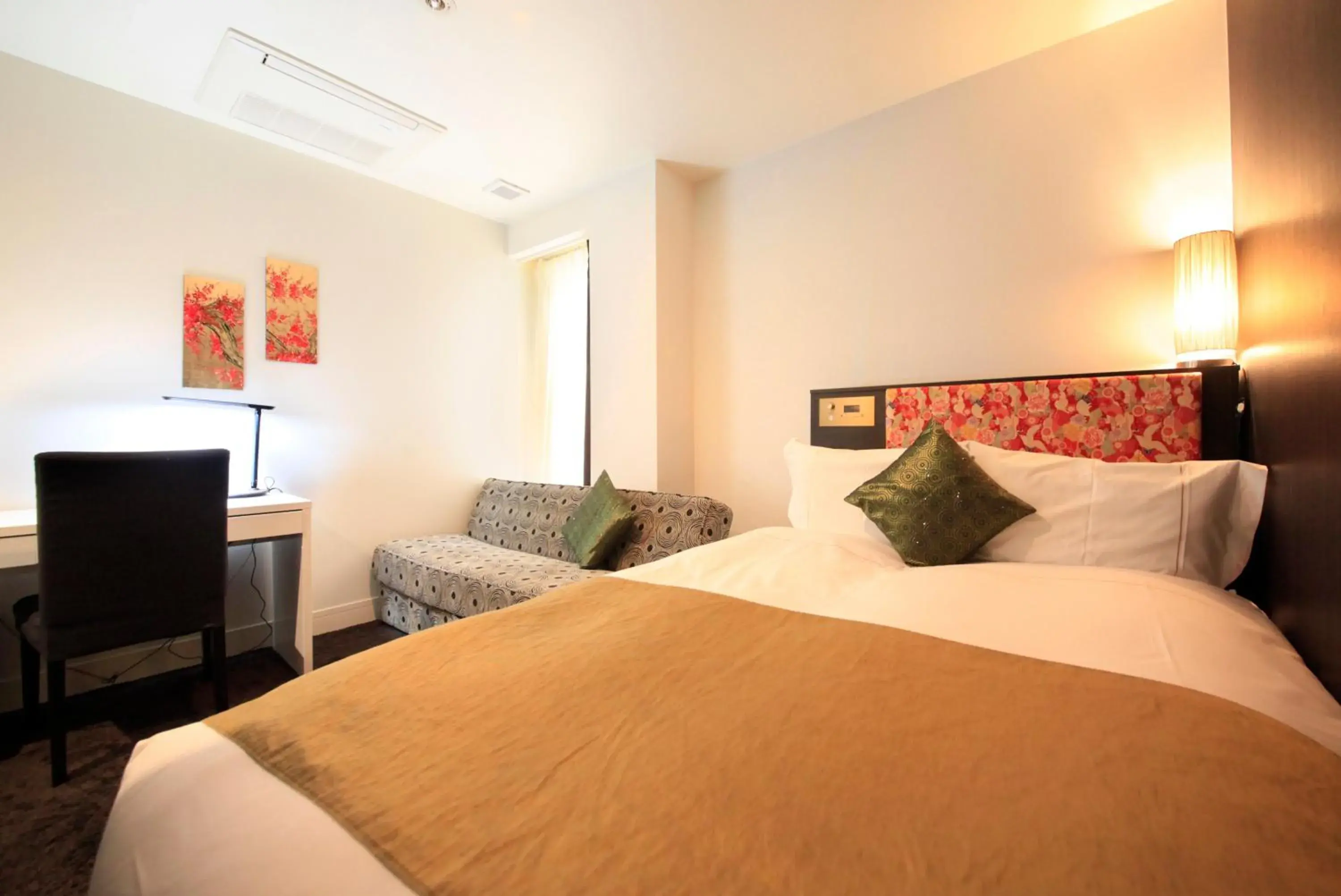 Photo of the whole room, Bed in Centurion Hotel Grand Akasakamitsuke Station Photo of the whole room, Bed in Centurion Hotel Grand Akasakamitsuke Station