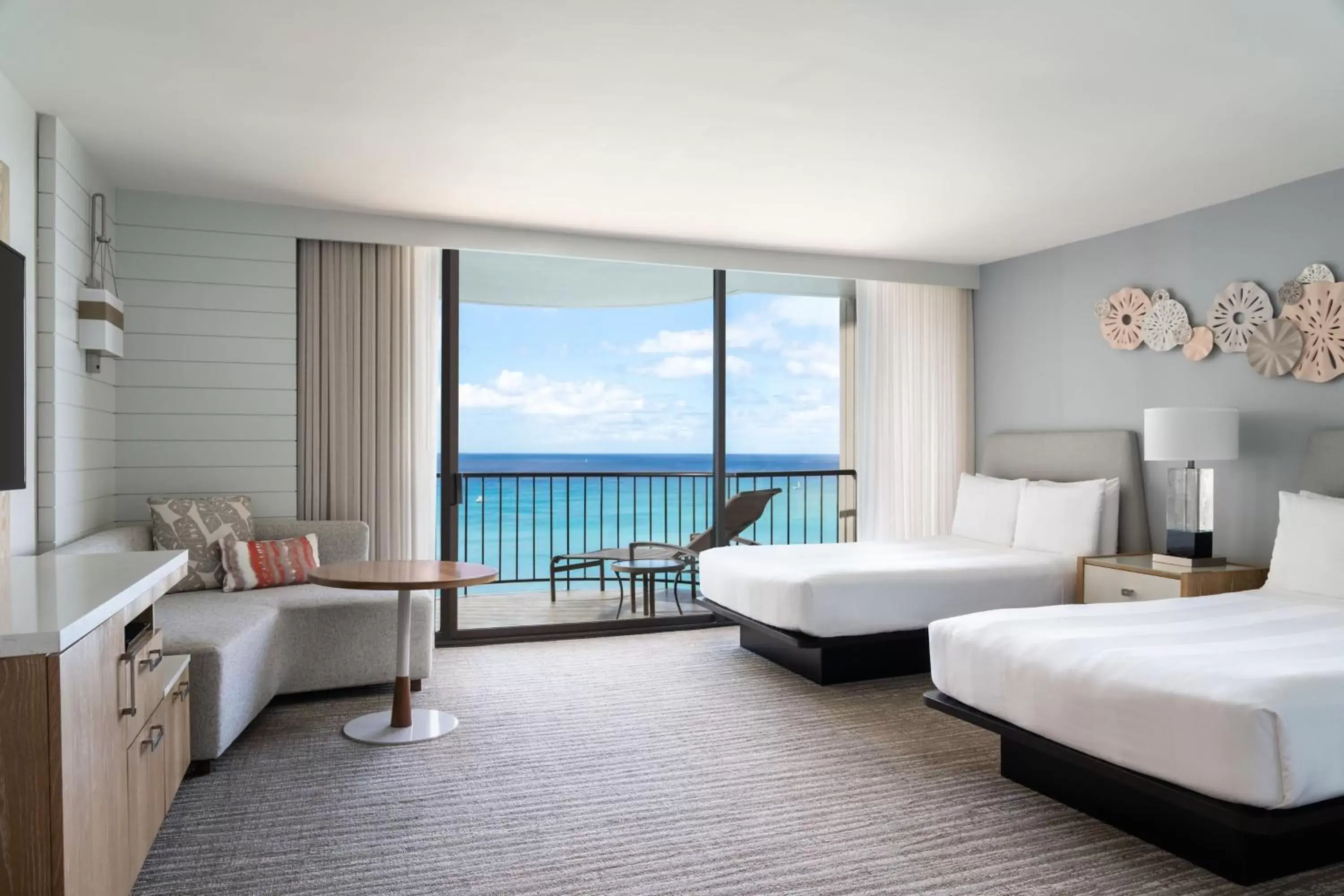 Bedroom in Waikiki Beach Marriott Resort & Spa