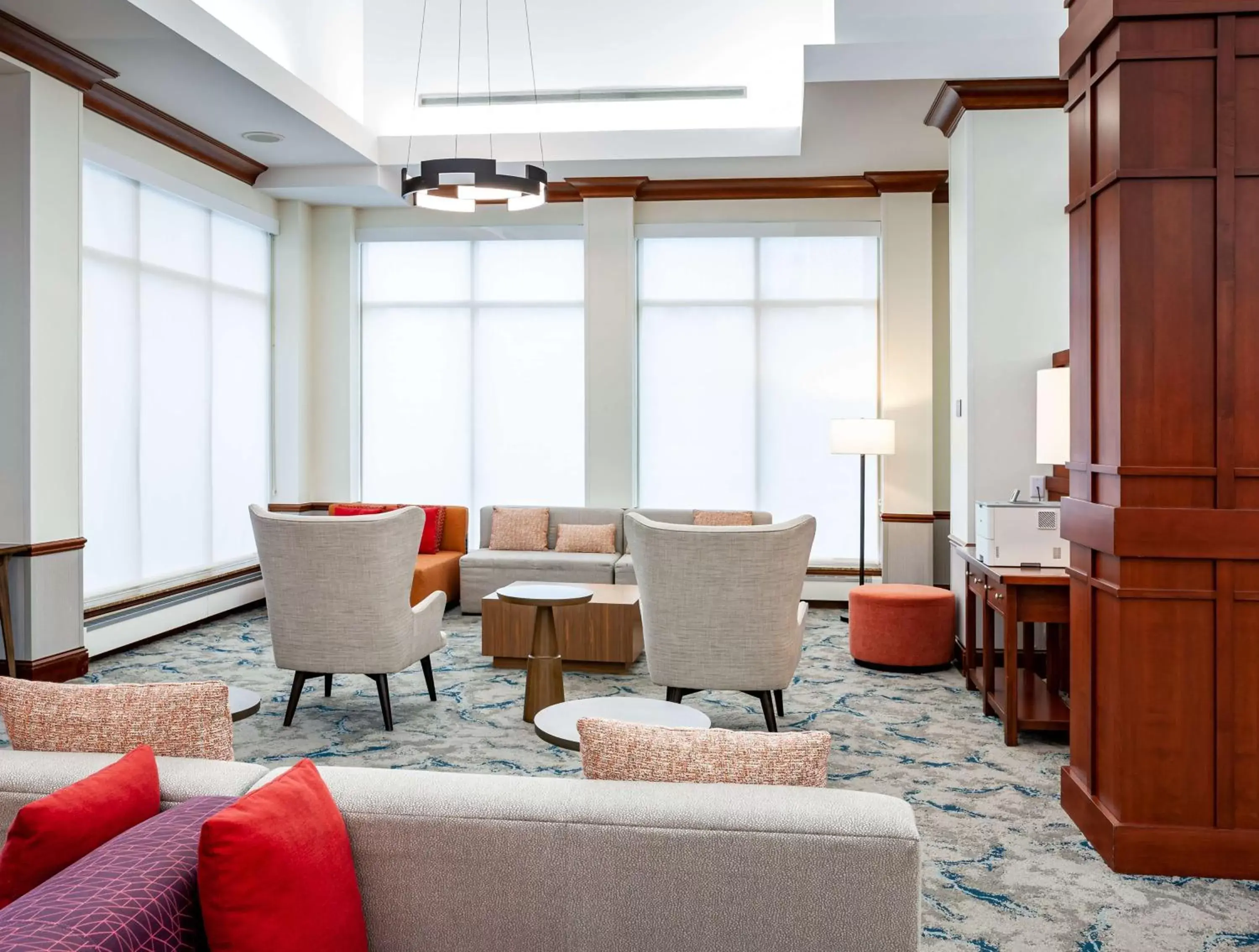 Lobby or reception, Seating Area in Hilton Garden Inn Chicago O'Hare Airport