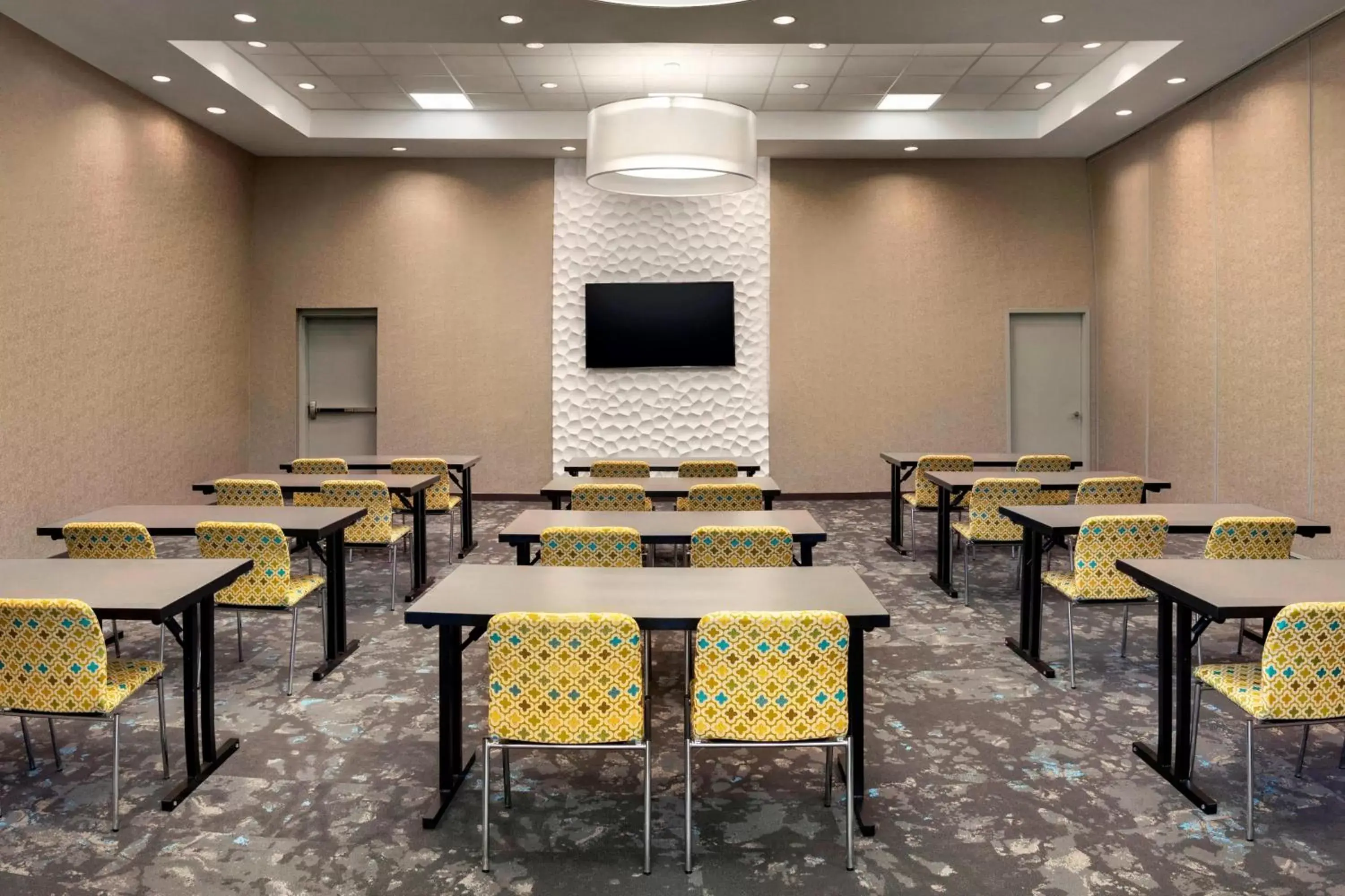 Meeting/conference room, Restaurant/Places to Eat in Aloft Jacksonville Tapestry Park