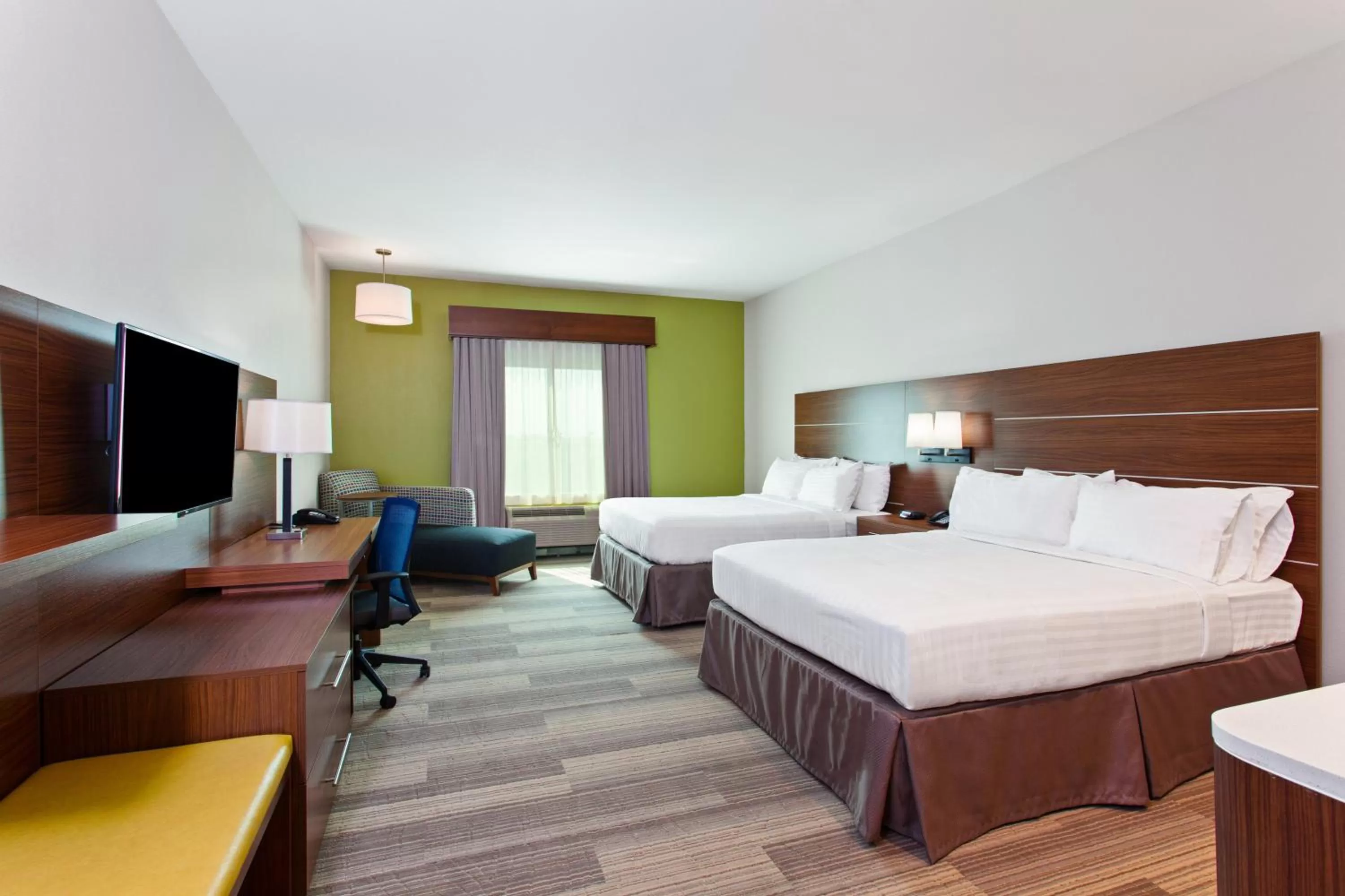 Photo of the whole room, Bed in Holiday Inn Express & Suites Houston S - Medical Ctr Area by IHG