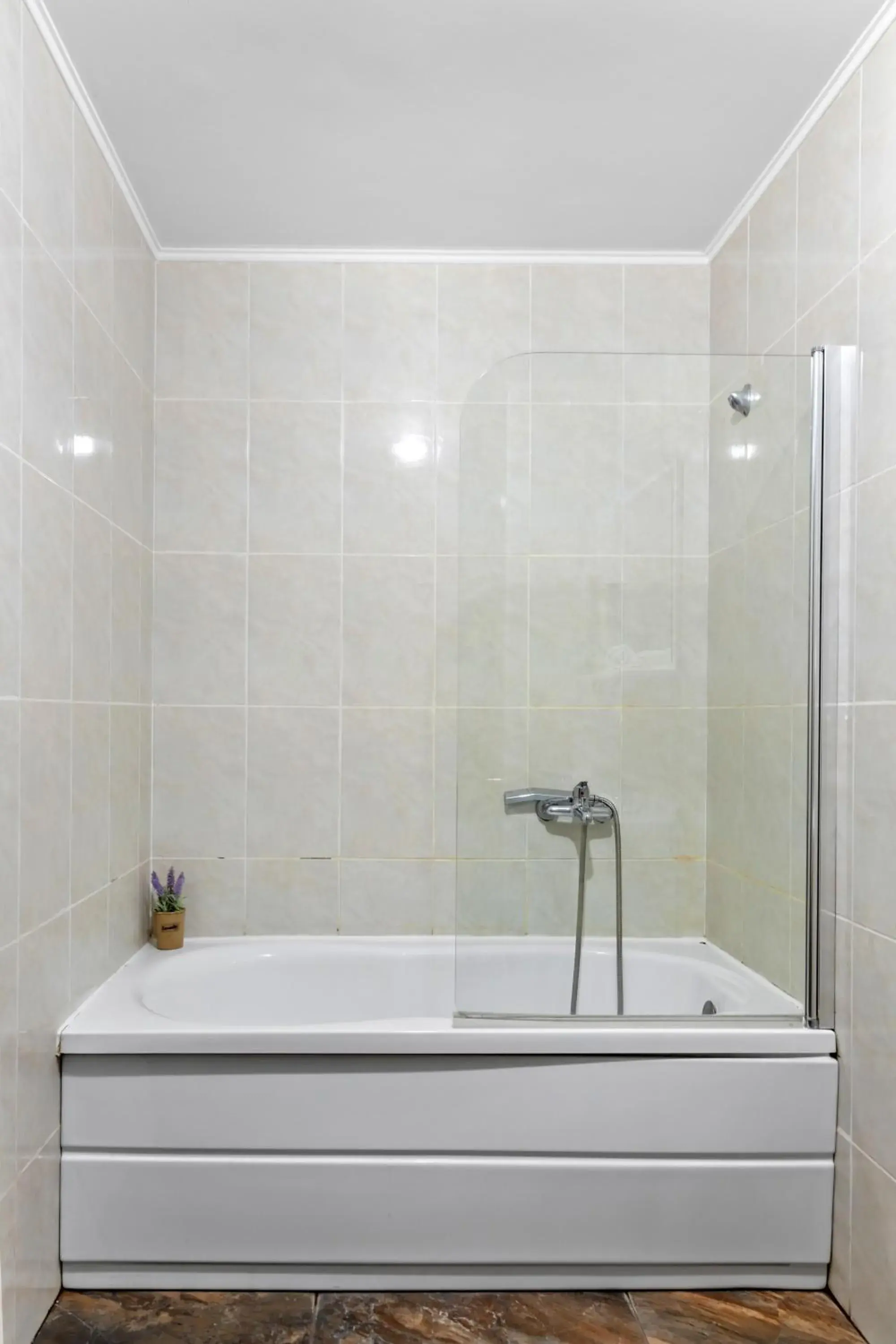 Bath, Bathroom in Hotel Charter Otopeni