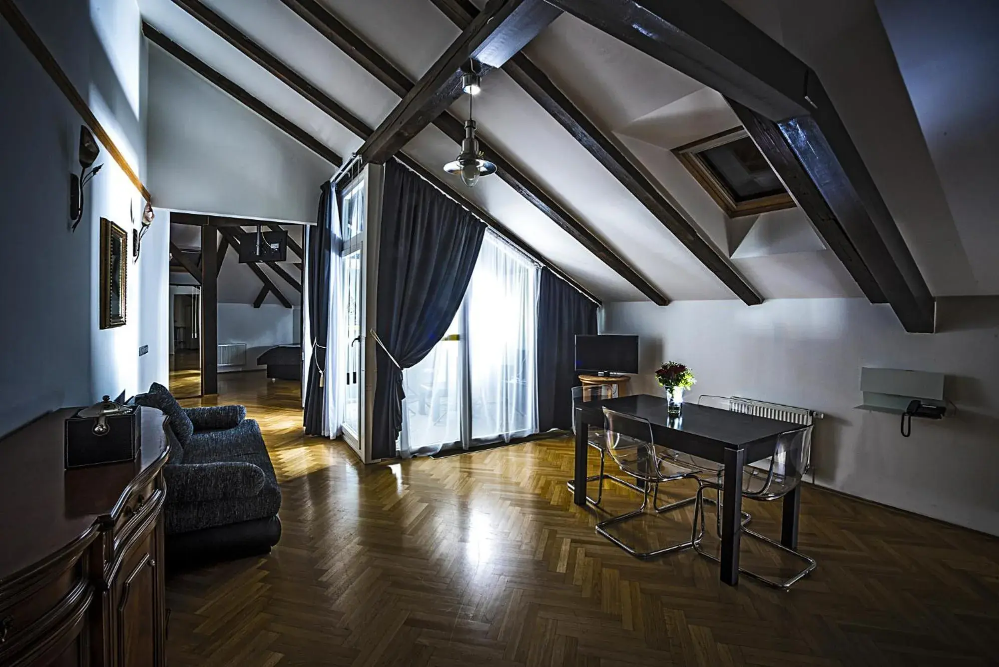 Photo of the whole room, Dining Area in Deminka Palace