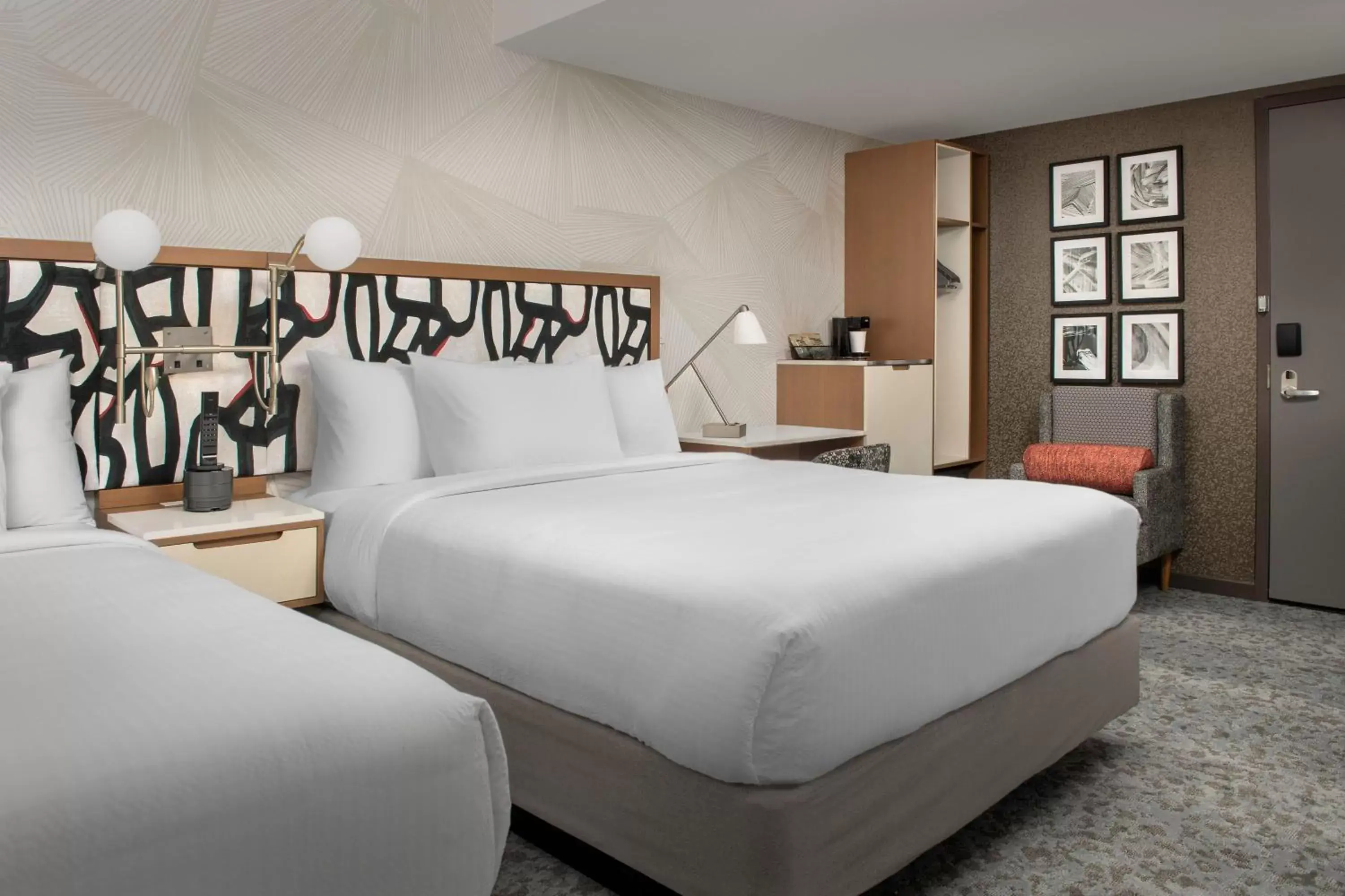 Bedroom, Bed in SpringHill Suites by Marriott New York Queens