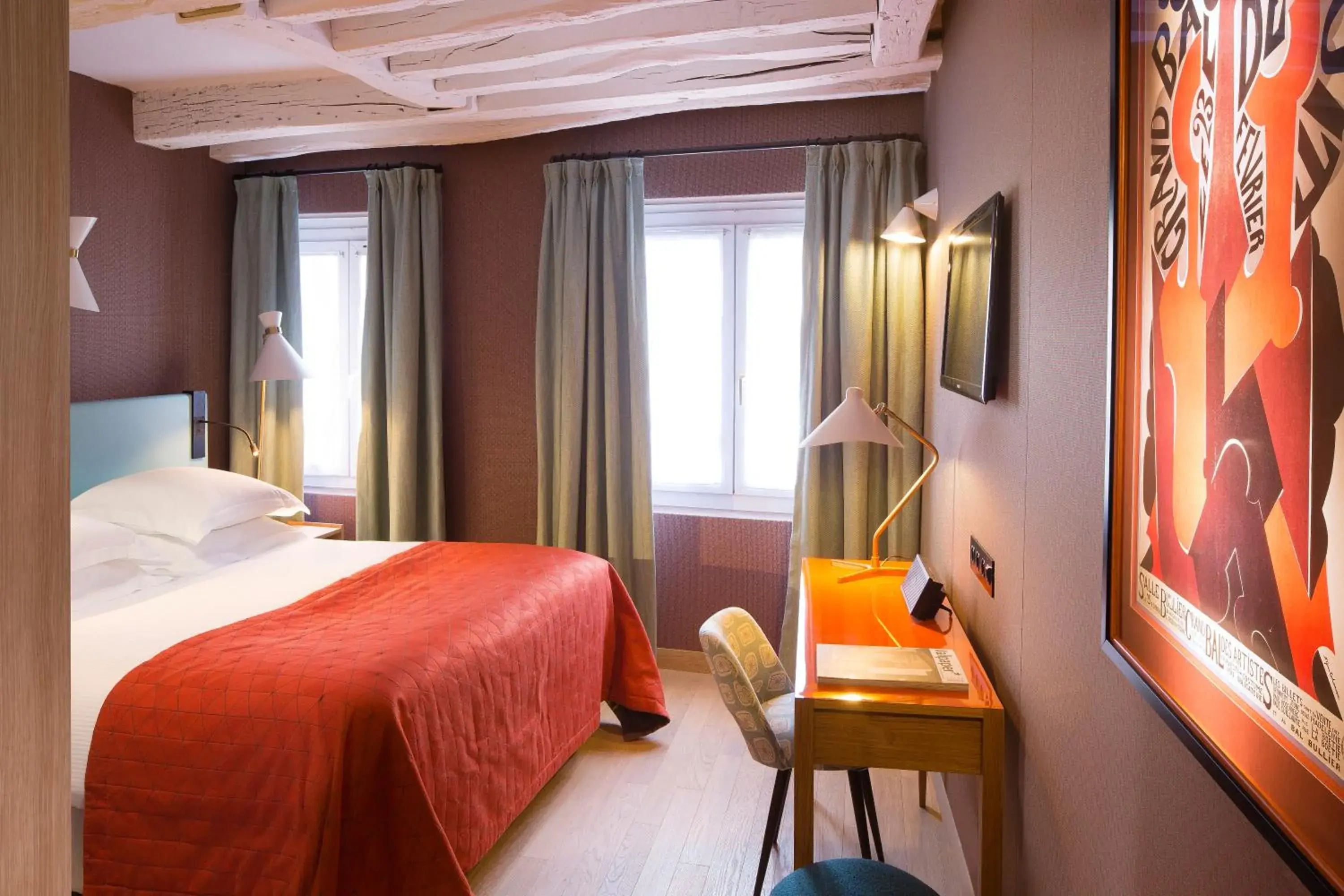 Bed in Artus Hotel