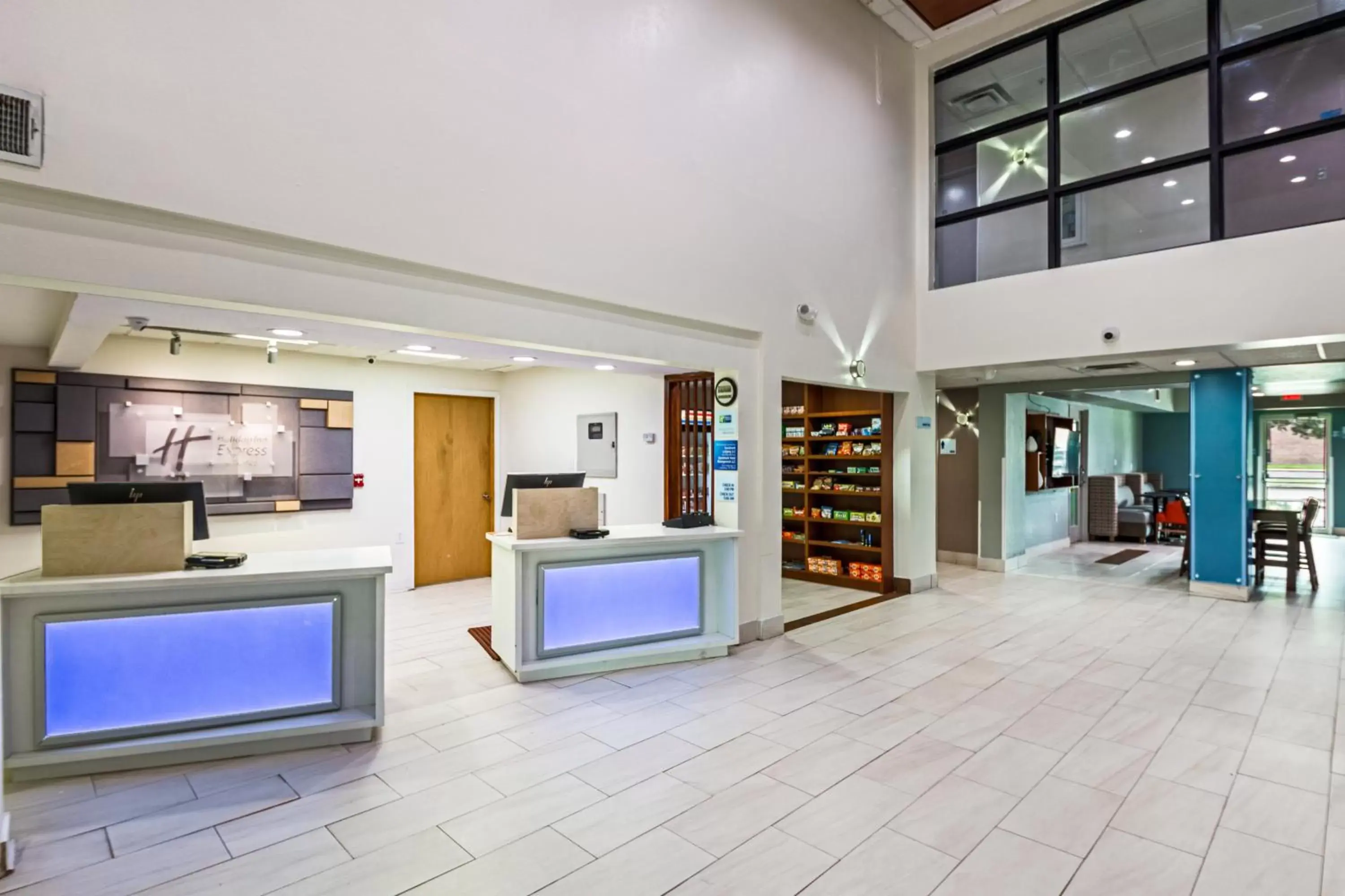 Property building, Lobby/Reception in Holiday Inn Express Hotel & Suites Columbus, an IHG Hotel