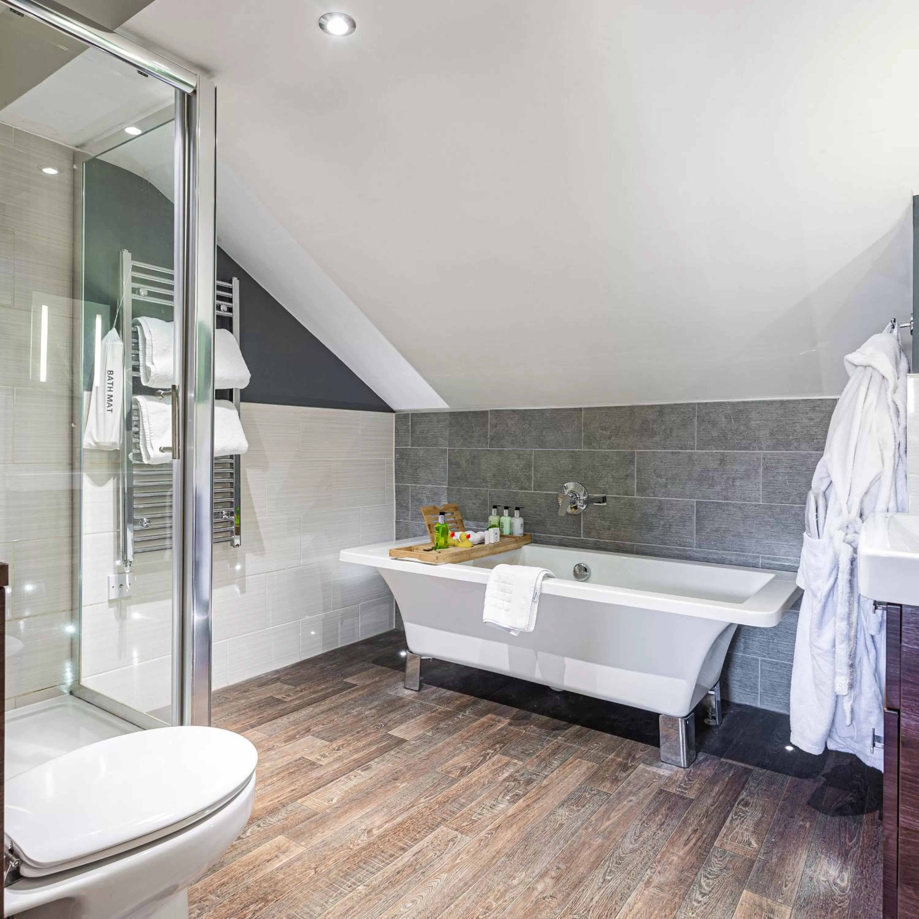 Bathroom in The Castle Hotel, Conwy, North Wales - The Coaching Inn Group