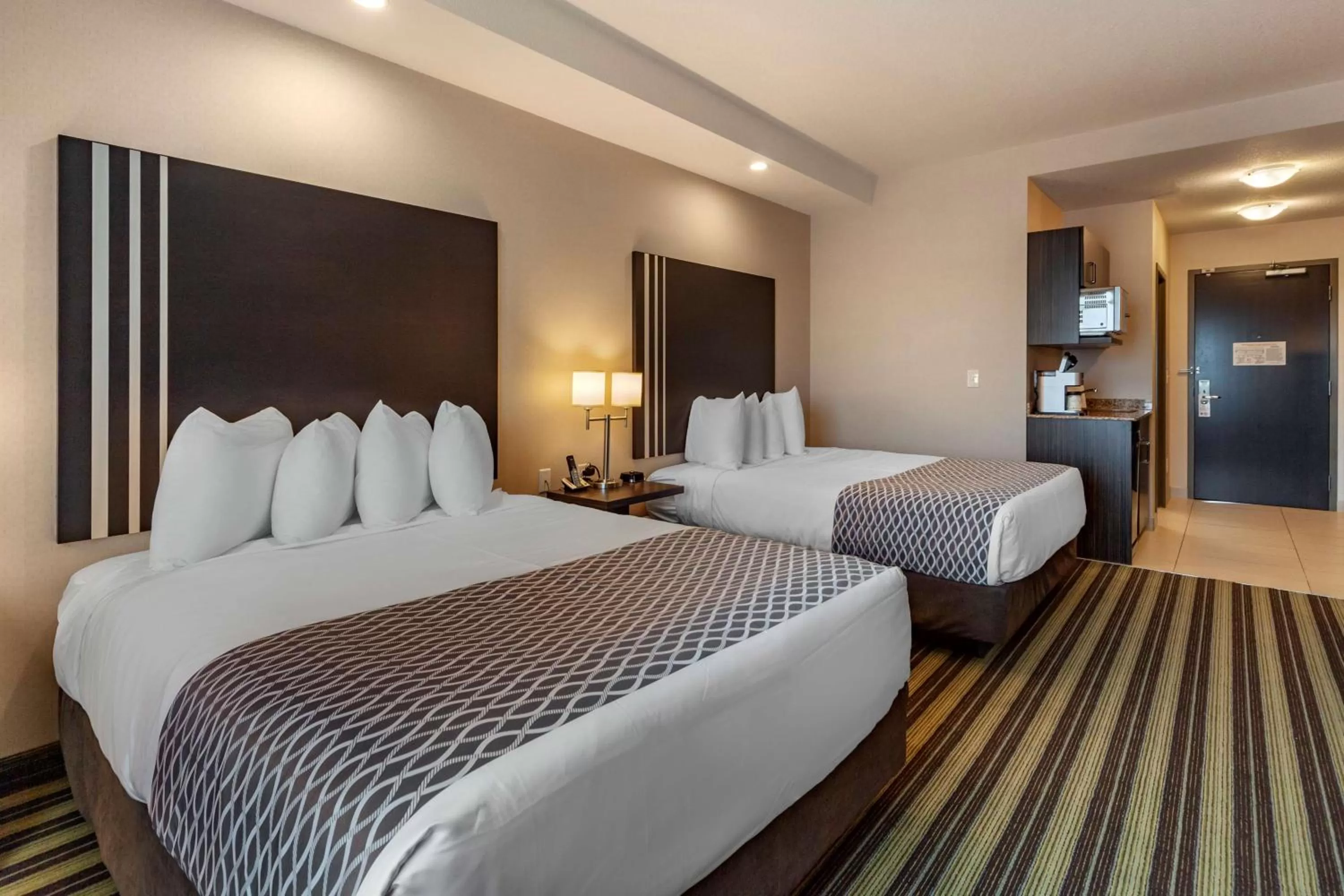 Bedroom, Bed in Best Western Plus Drayton Valley