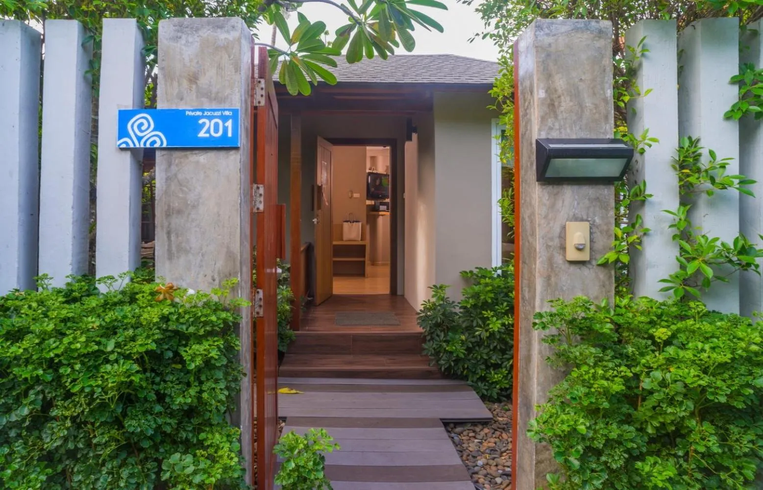 Facade/entrance in Synergy Samui