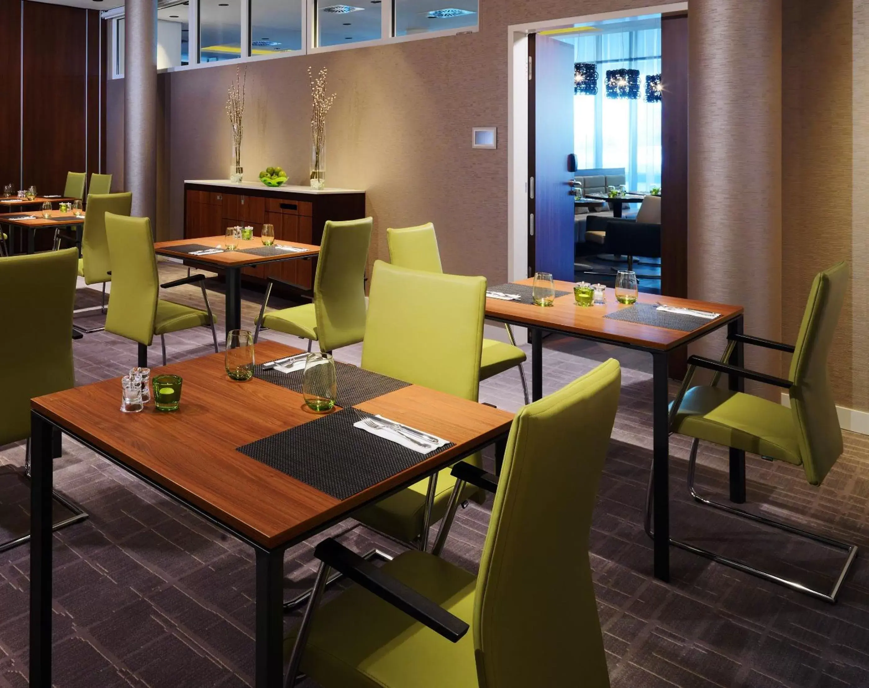 Restaurant/Places to Eat in Courtyard by Marriott Cologne