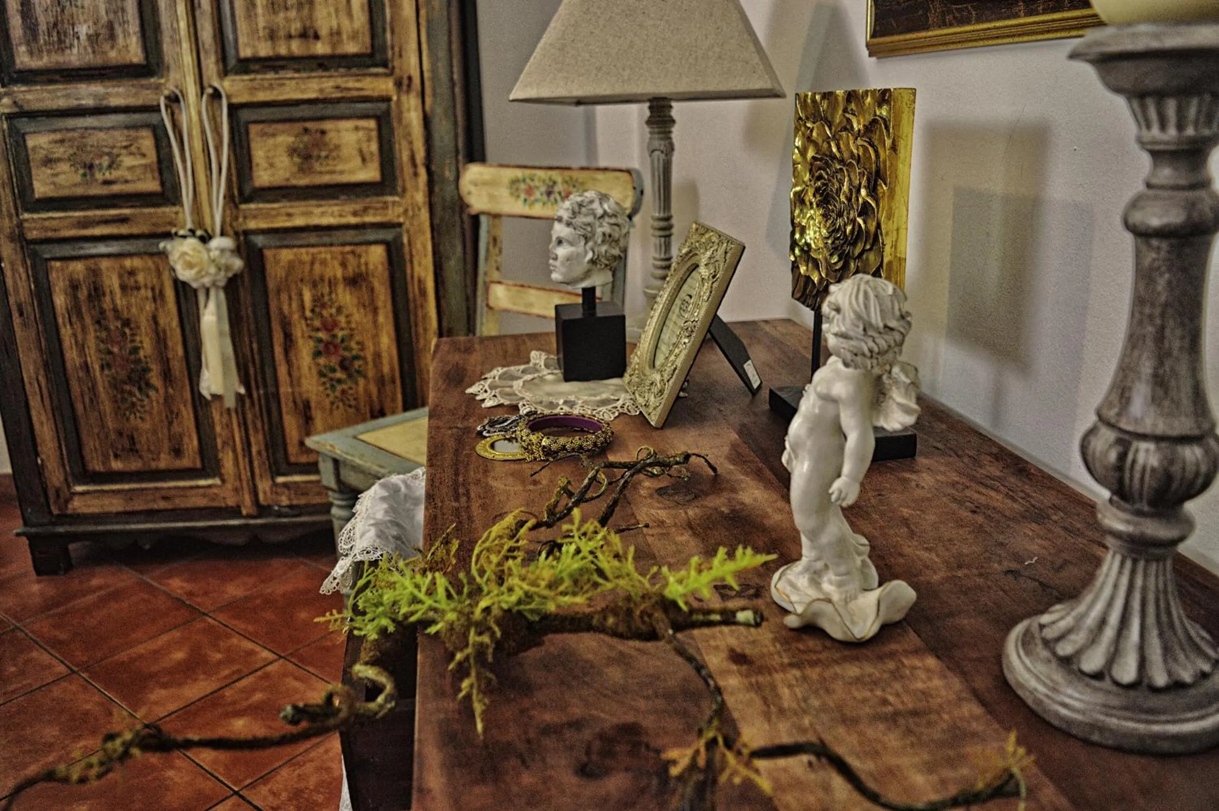 Decorative detail in Hotel Victoria