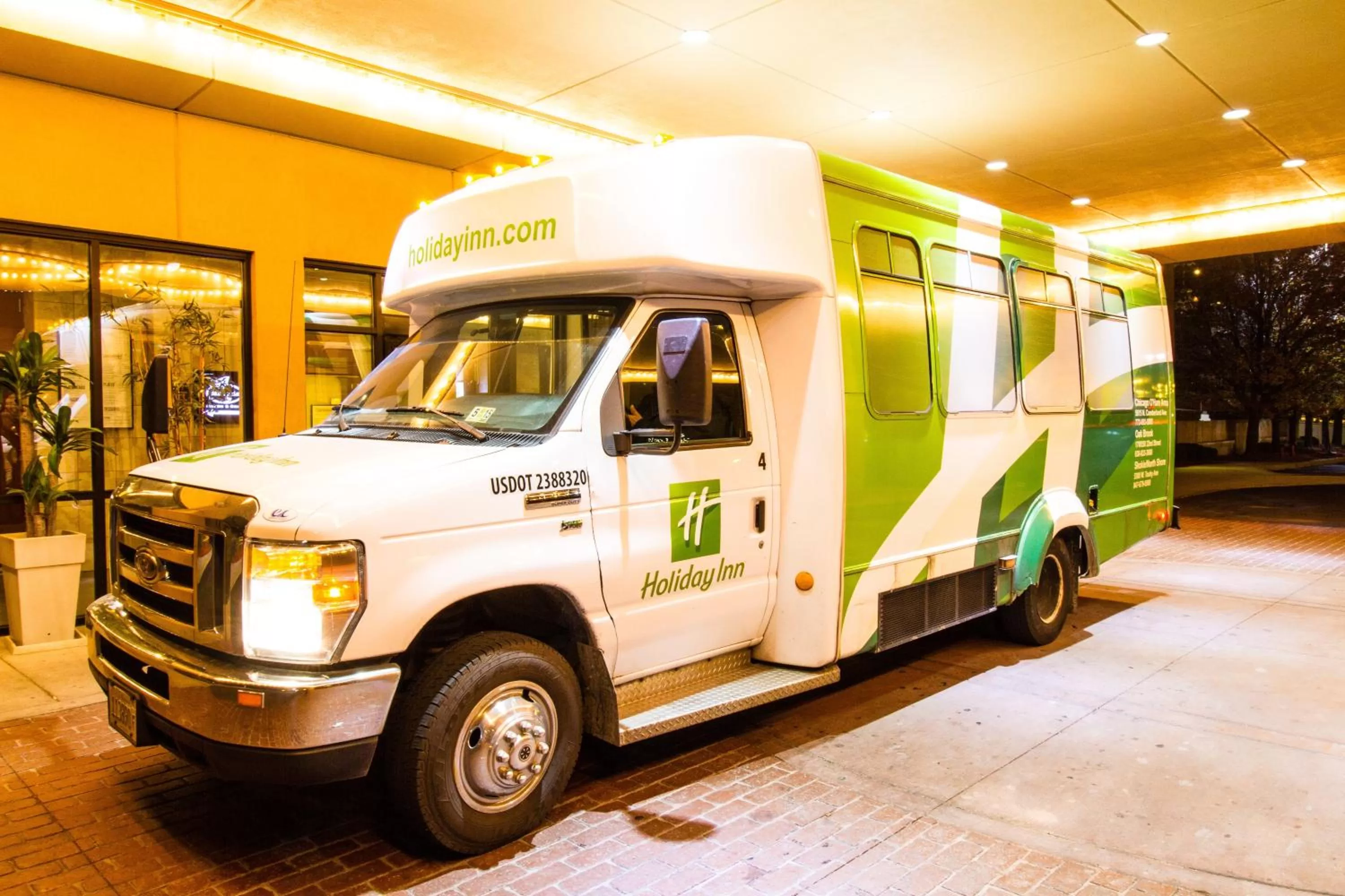 Lobby or reception in Holiday Inn O'Hare Area by IHG