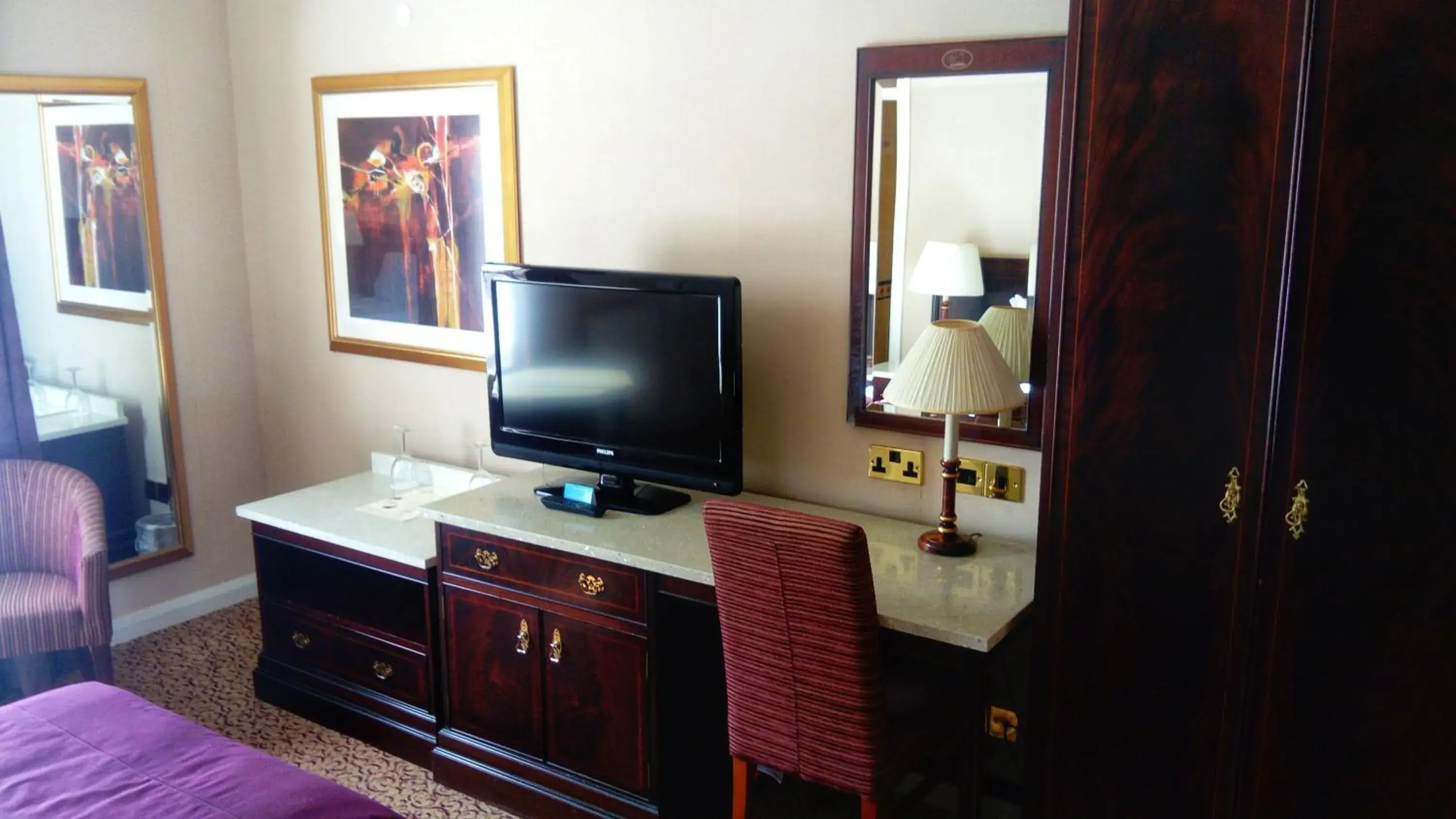 Bedroom, TV/Entertainment Center in Shrigley Hall Hotel, Golf & Country Club