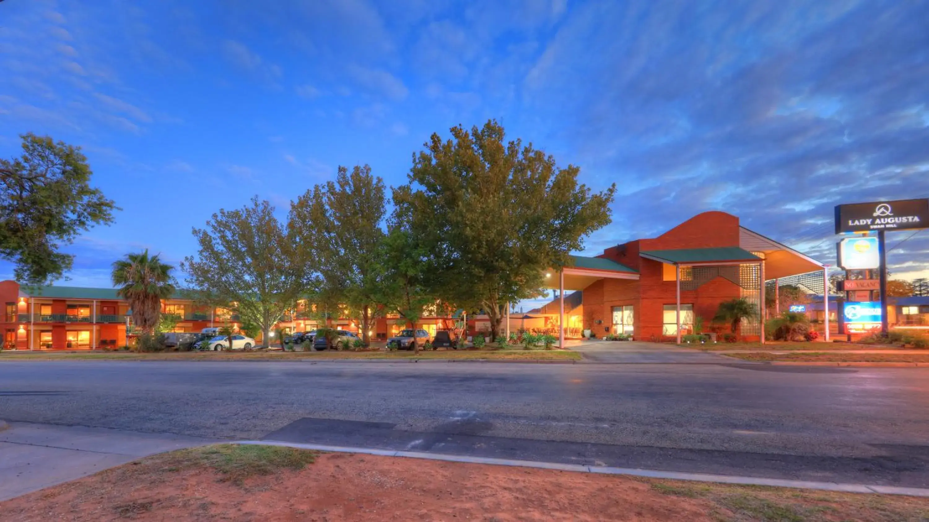 Property Building in Comfort Inn Lady Augusta Motel