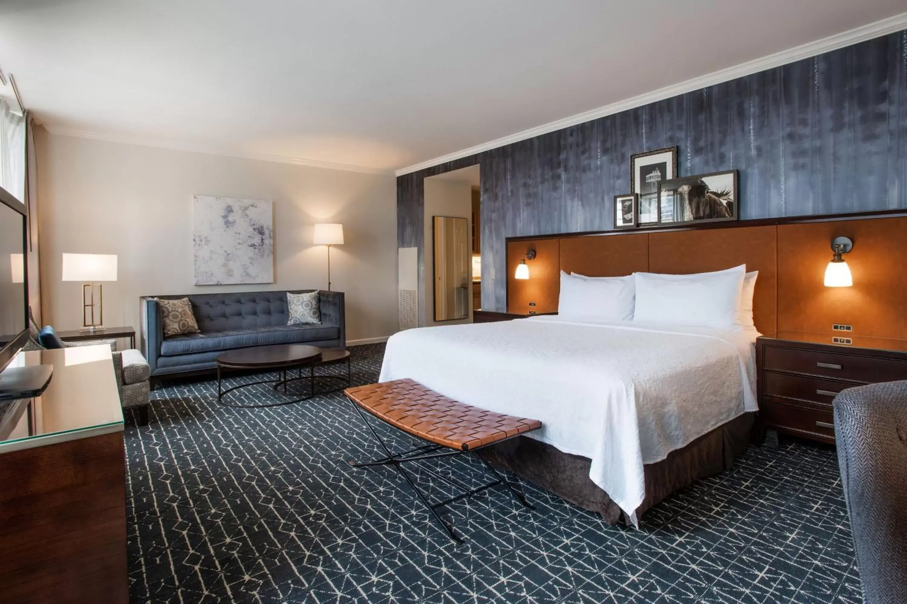 Photo of the whole room, Bed in Magnolia Hotel Houston, a Tribute Portfolio Hotel