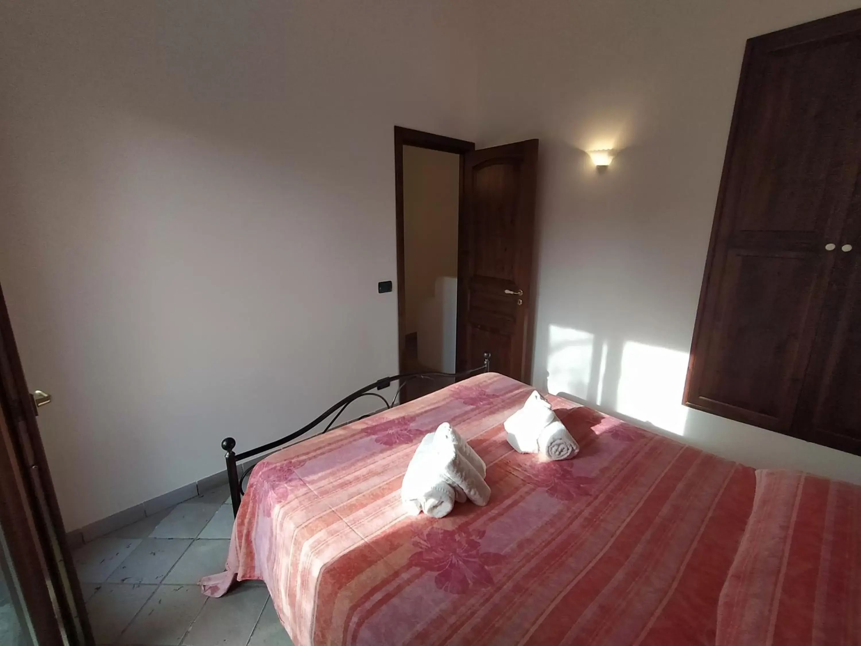 Bedroom, Bed in SanVitoTour- Residence Il Baglio