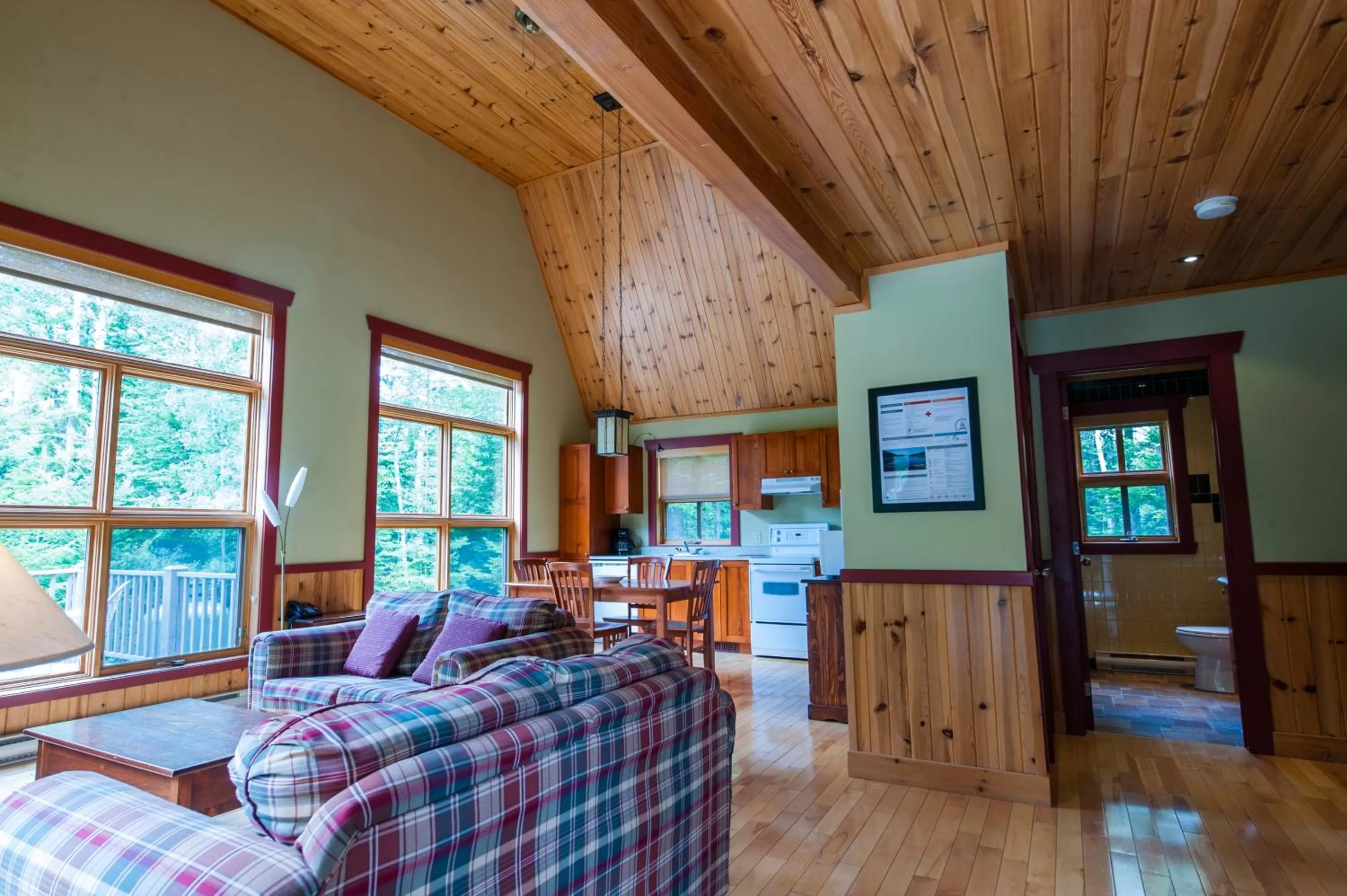 Seating area in Gîte du Mont-Albert - Sepaq