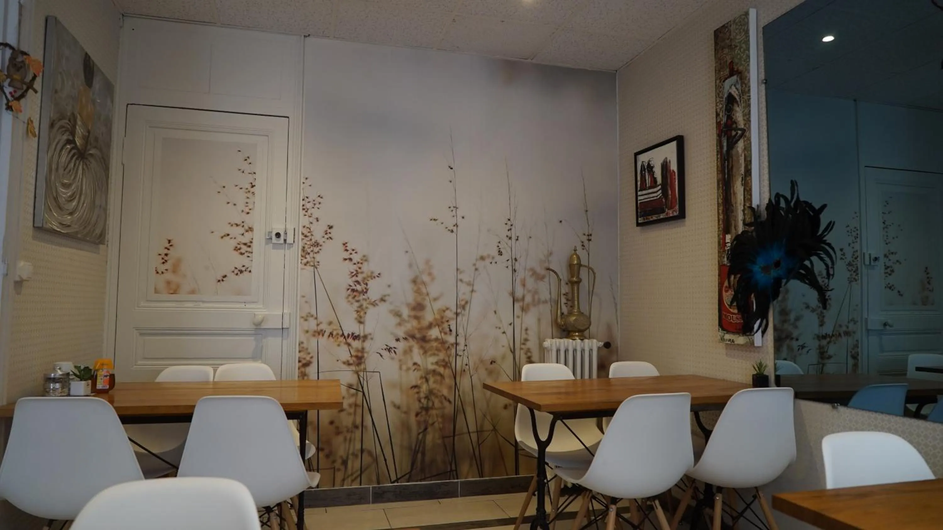 Seating area in Hotel des Dames