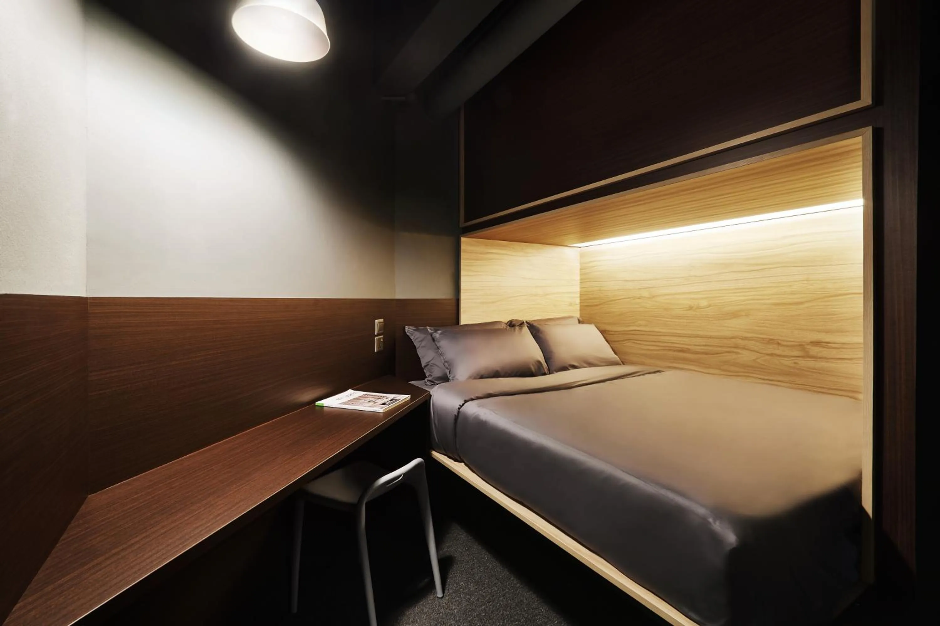 Photo of the whole room, Bed in The Pod at Beach Road Boutique Capsule Hotel