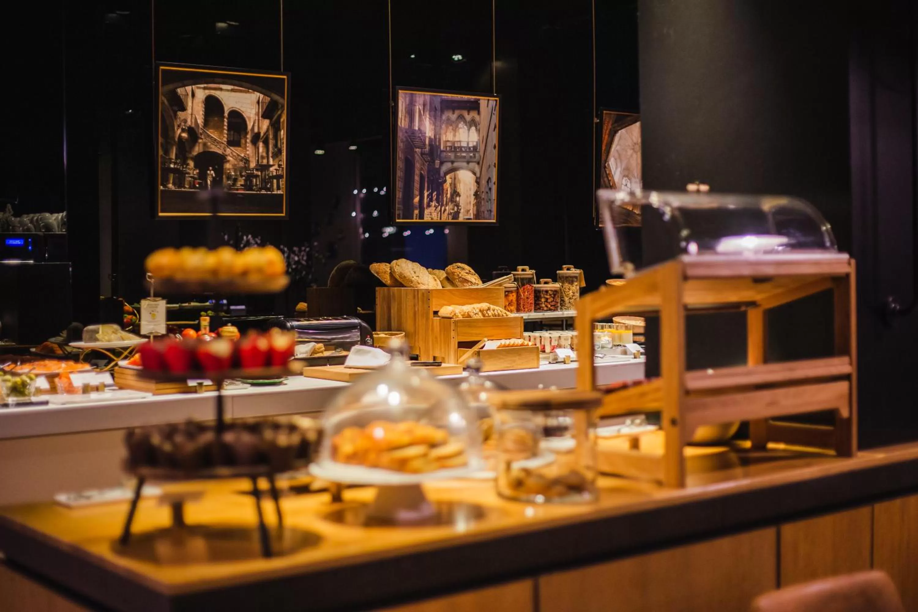 Food in Grand Hotel Central, Small Luxury Hotels