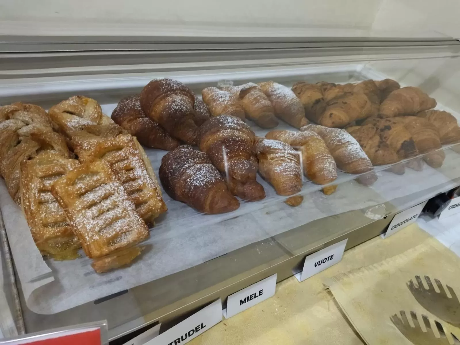 Food and drinks in Hotel Siros