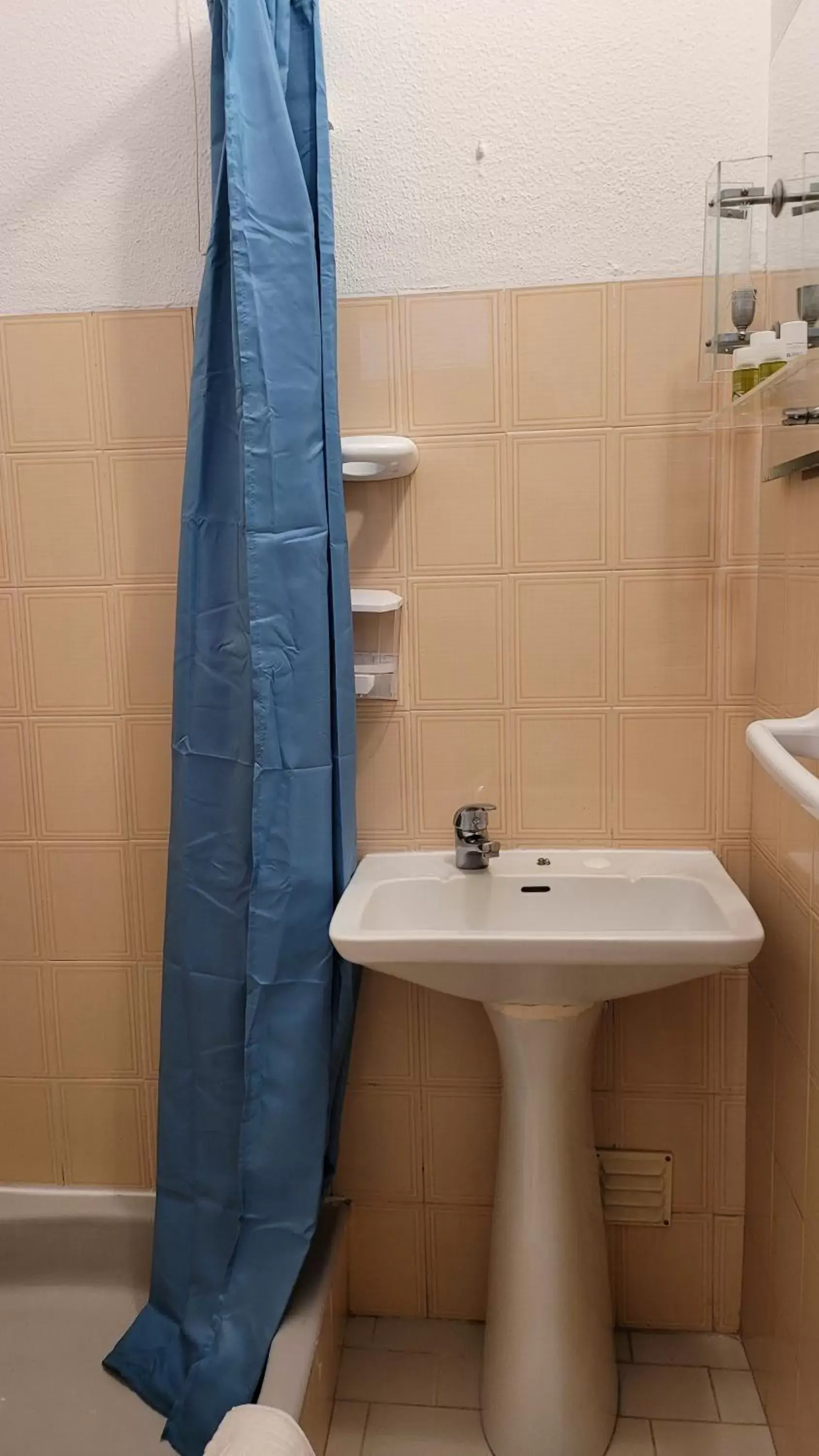 Bathroom in Residencia Paris