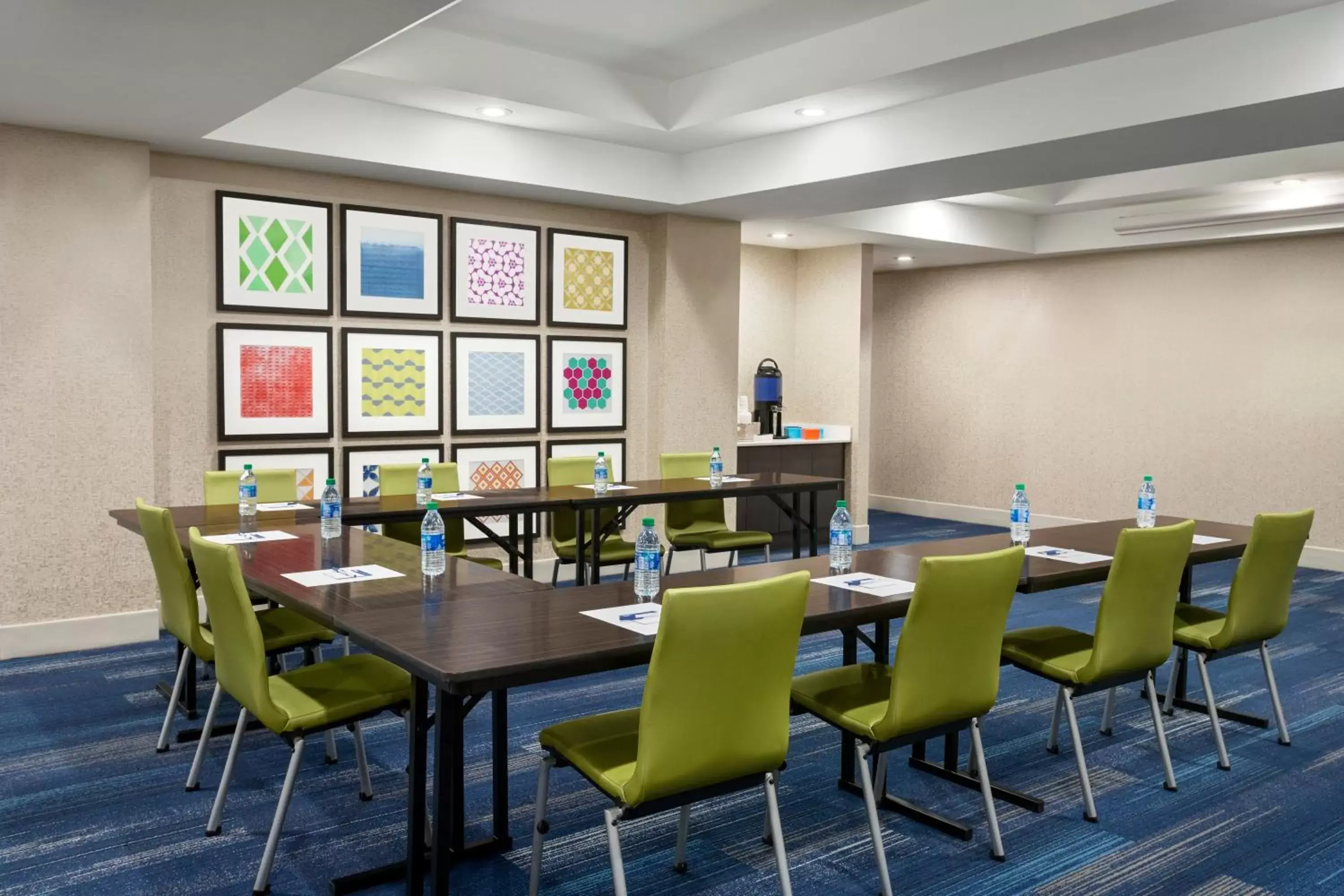 Meeting/conference room in Holiday Inn Express Hotel & Suites Durant, an IHG Hotel