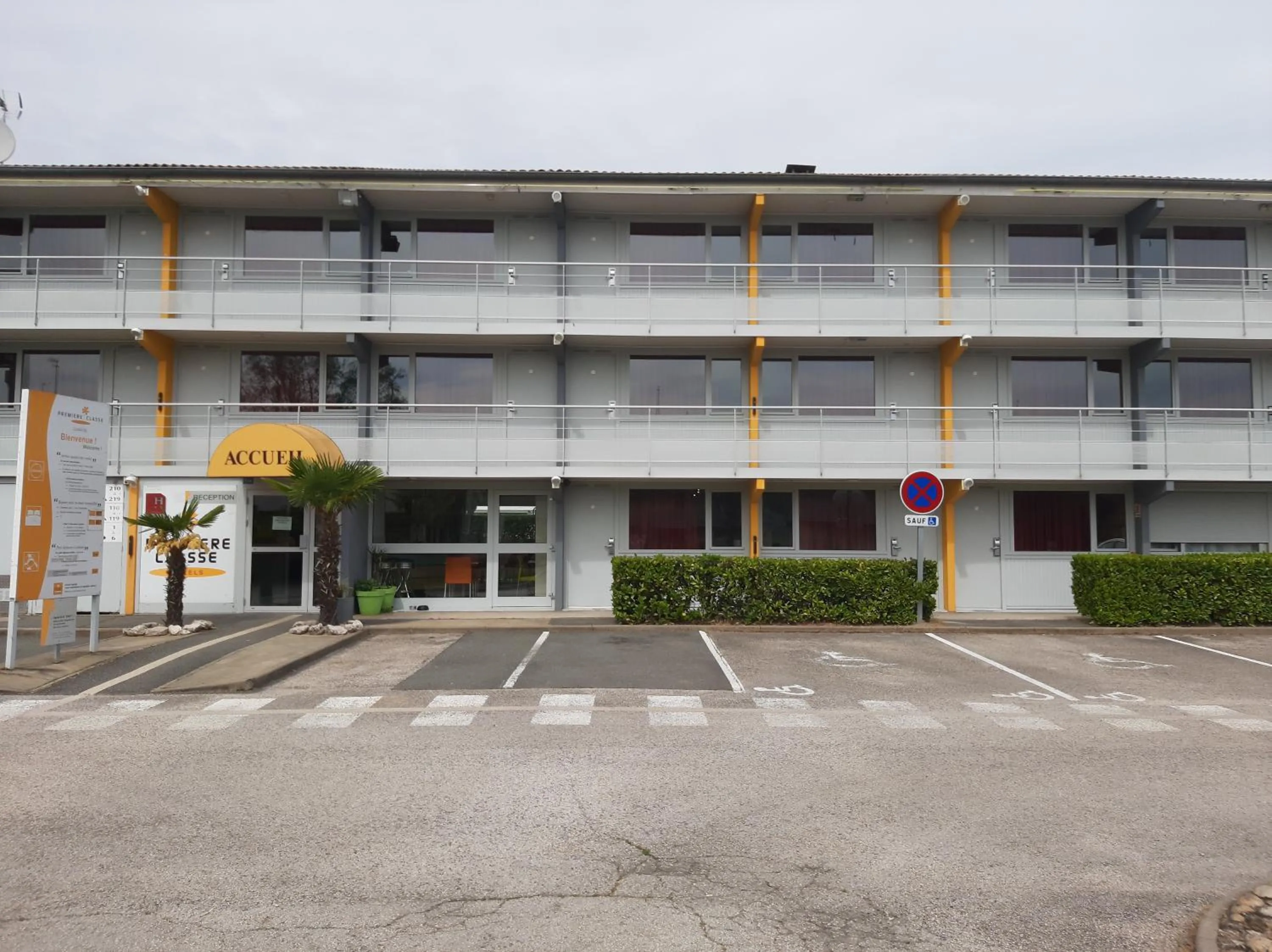 Property building in Première Classe Mâcon Sud
