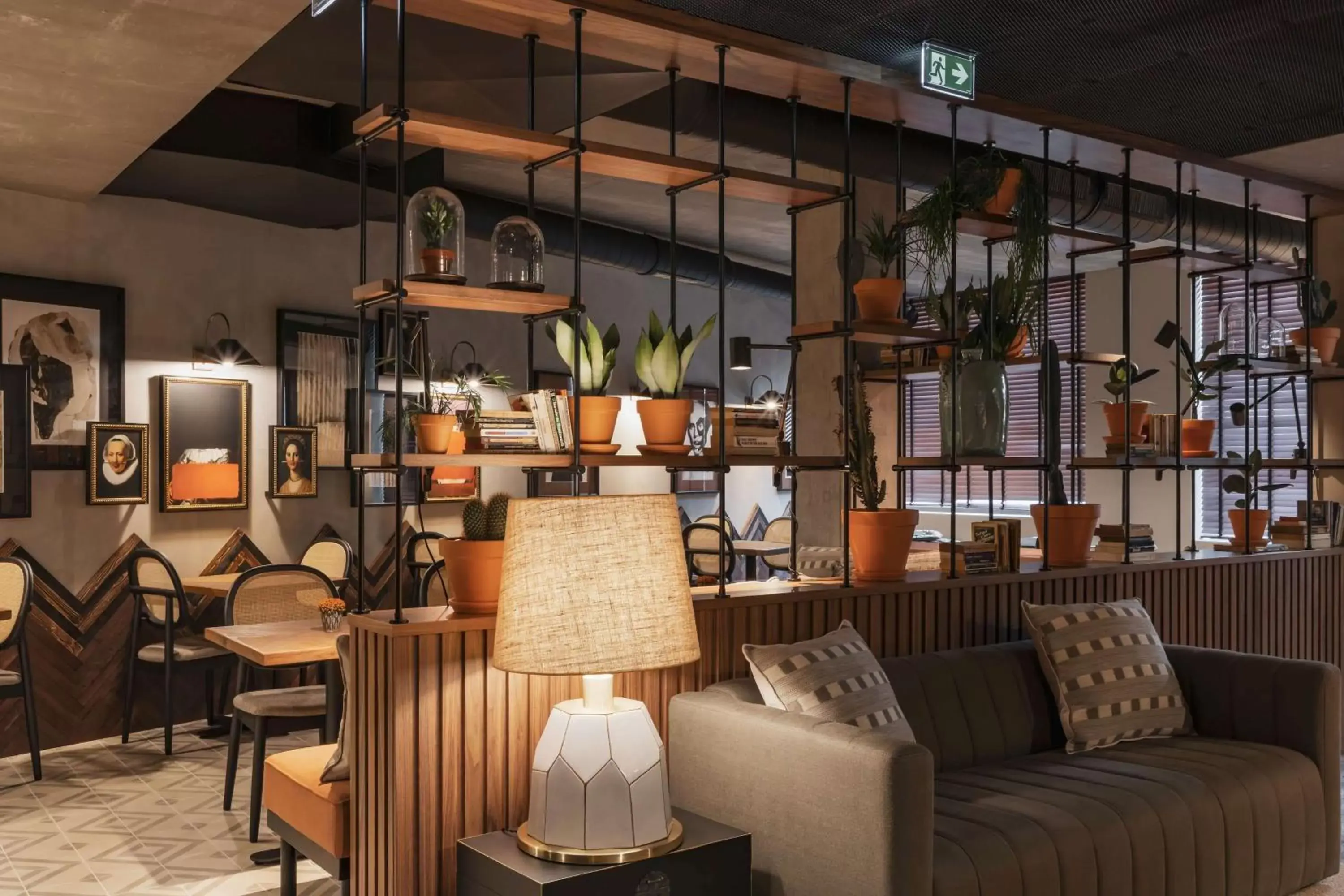 Lounge or bar in Fontinha Porto, Trademark Collection by Wyndham