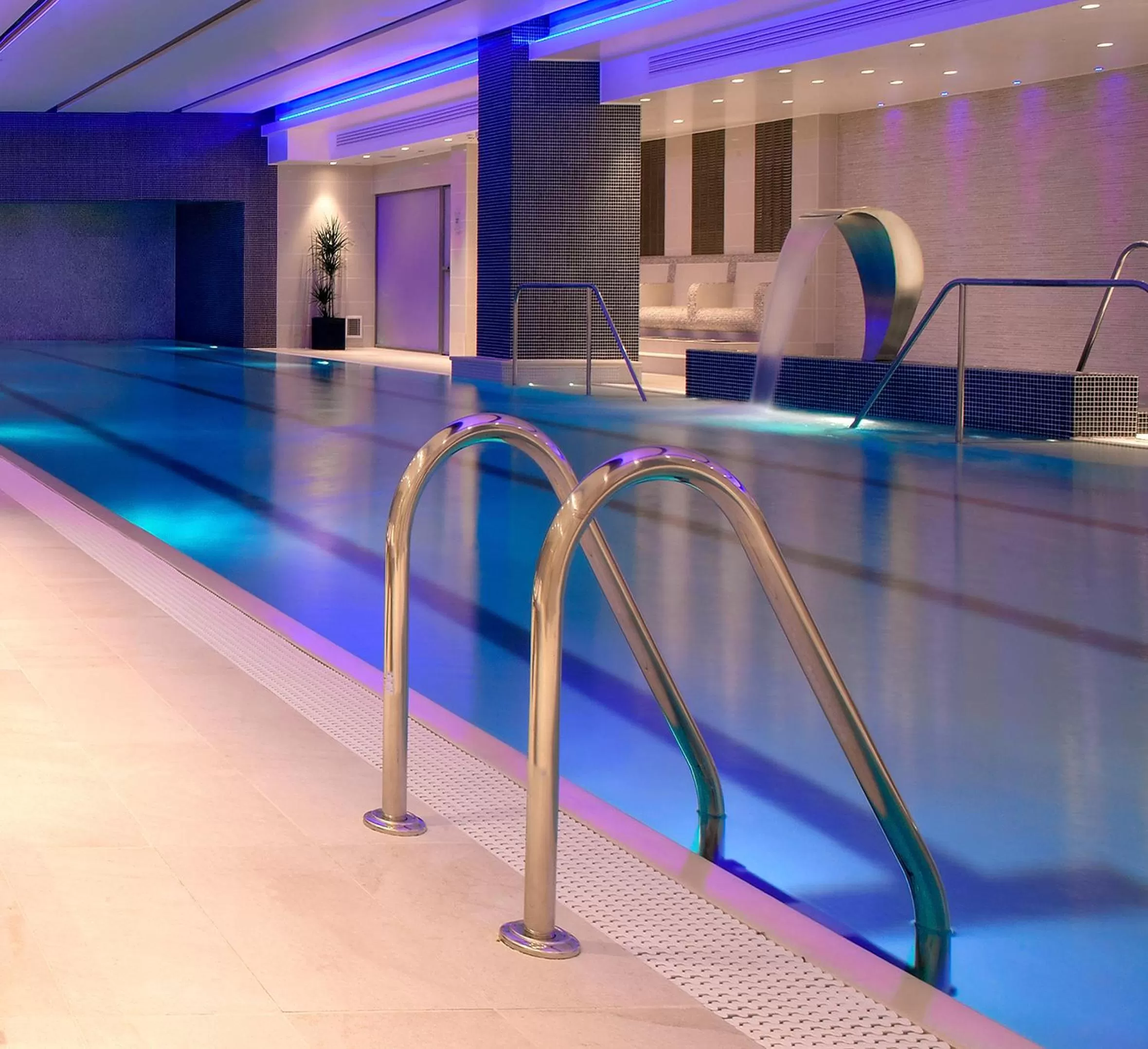 Swimming pool in Leonardo Royal London Tower Bridge