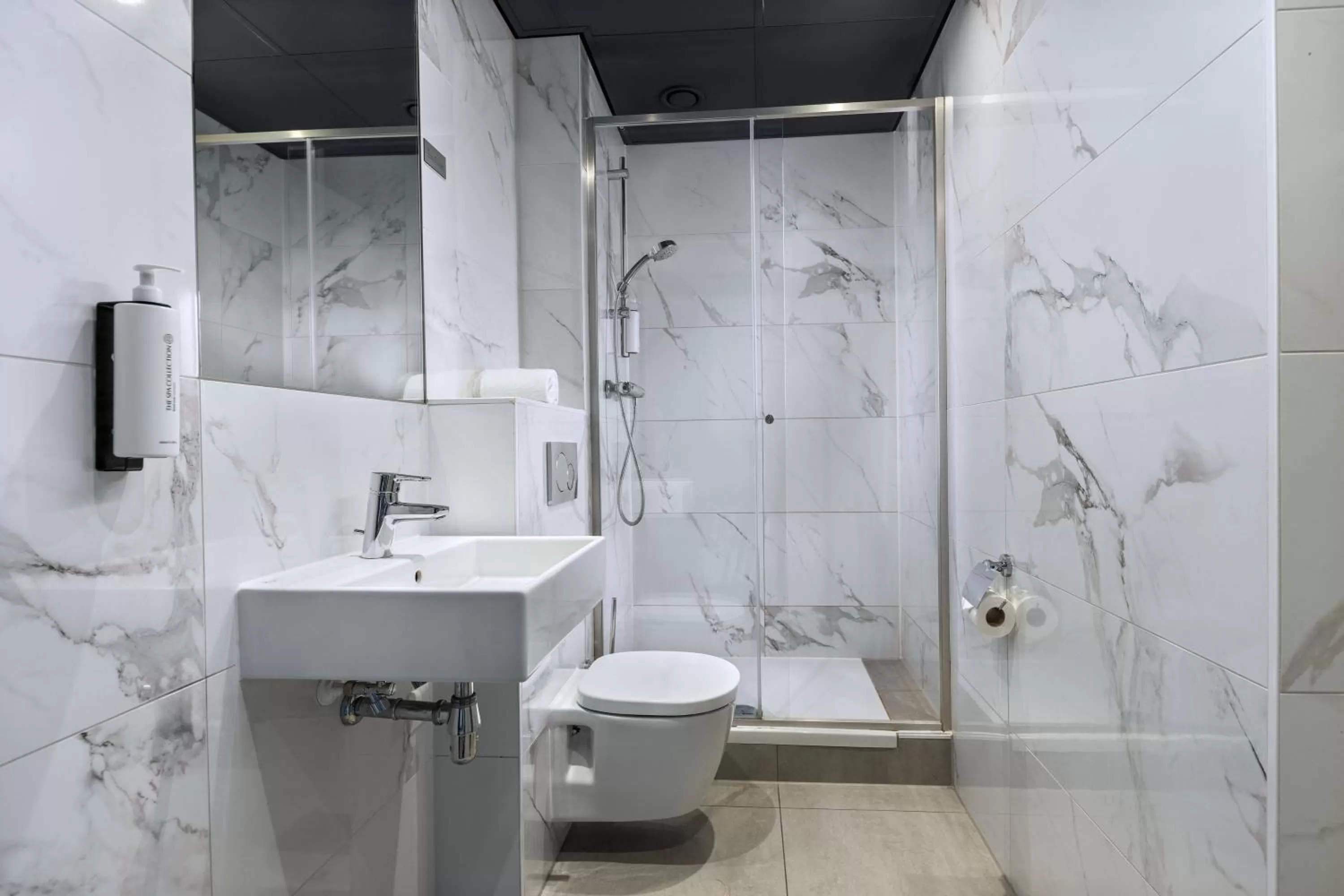 Bathroom in Hotel2Stay