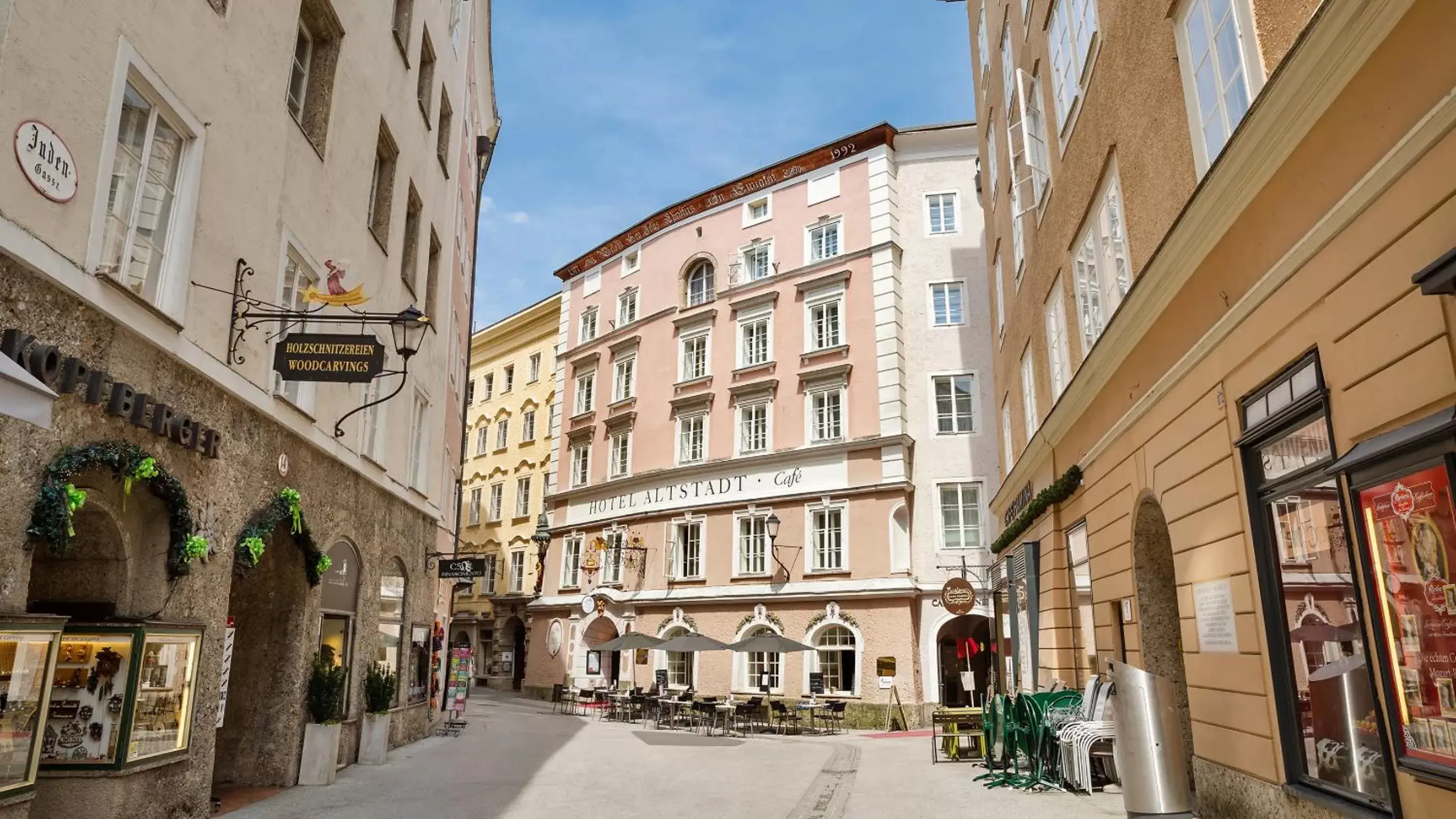 Facade/entrance in Radisson Blu Hotel Altstadt