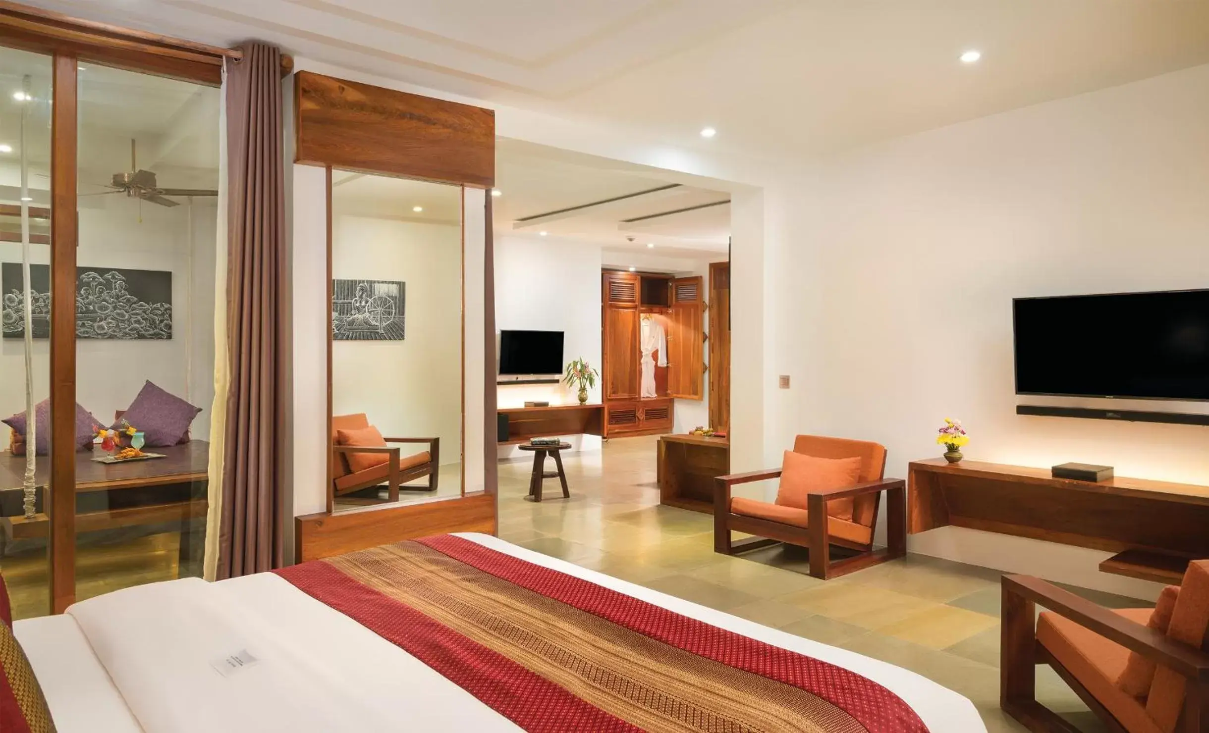 TV and multimedia, Bed in Golden Temple Residence TV and multimedia, Bed in Golden Temple Residence