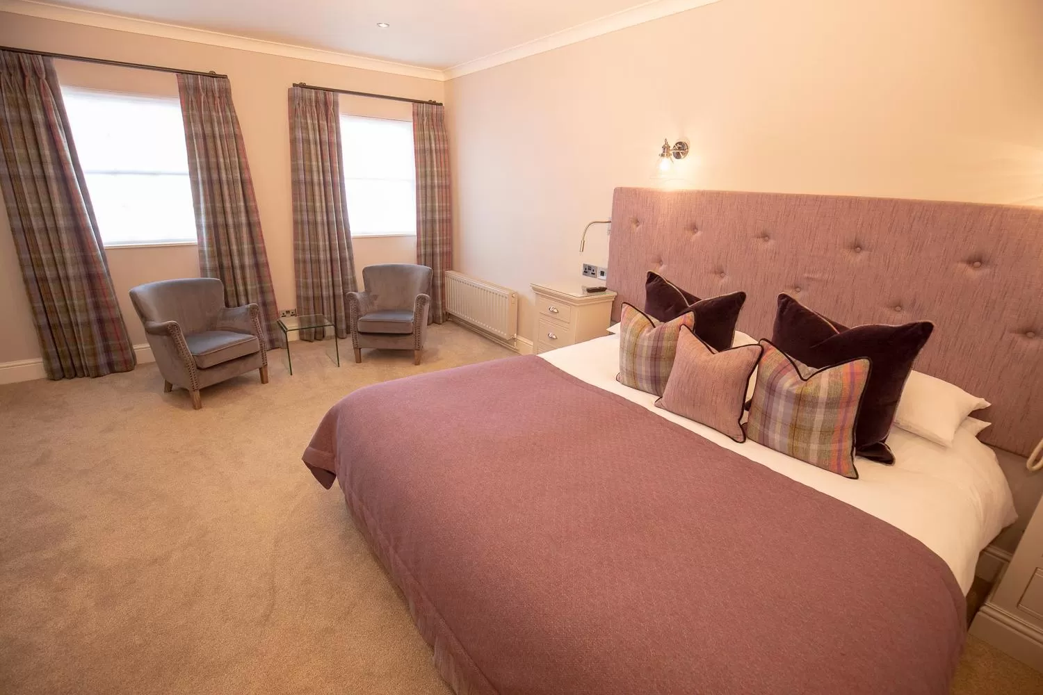 Photo of the whole room, Bed in Bear Crickhowell