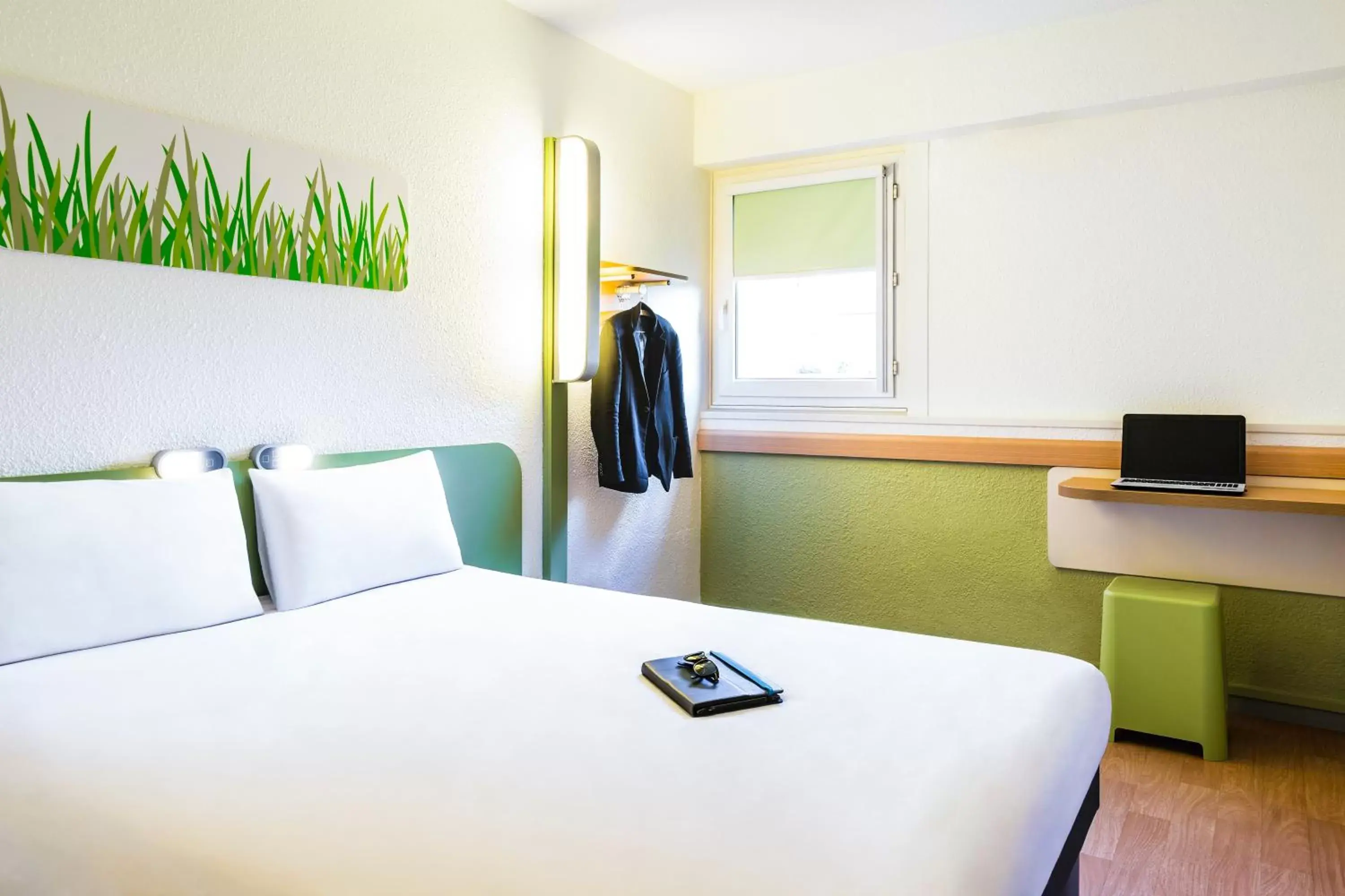 Bedroom, Bed in ibis budget Toulouse Centre Gare