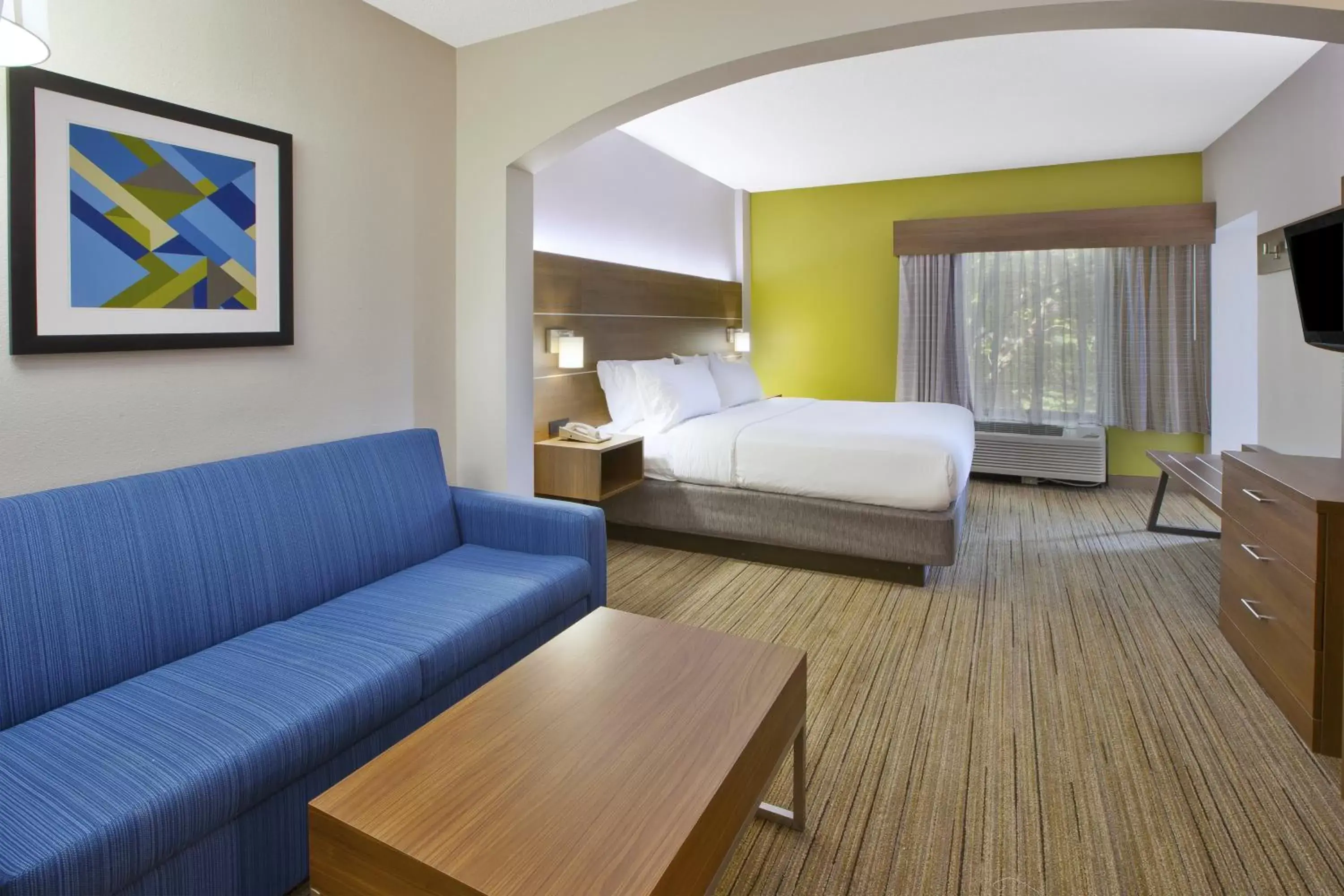 Bedroom in Holiday Inn Express Hotel & Suites Cincinnati Northeast-Milford, an IHG Hotel