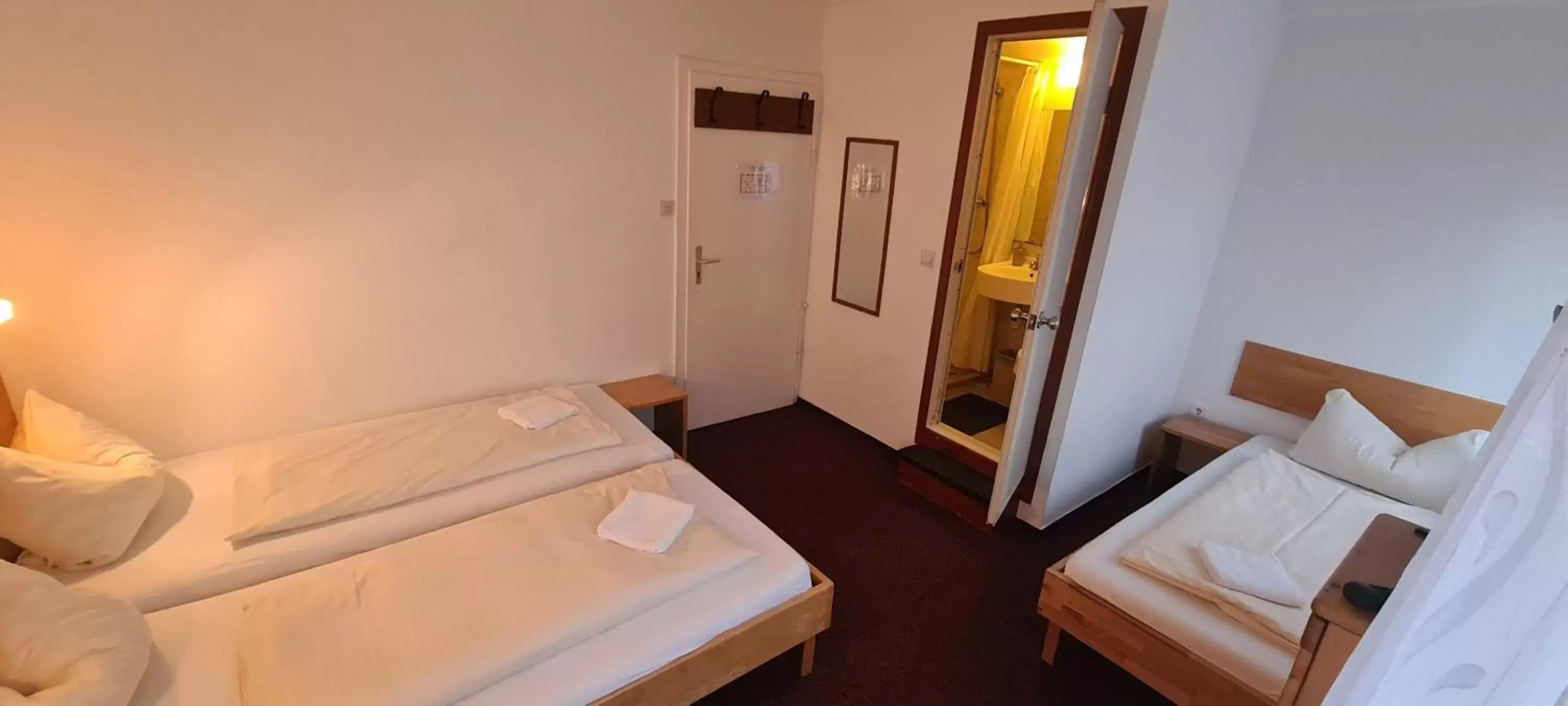 Standard Triple Room in Hotel Lamm