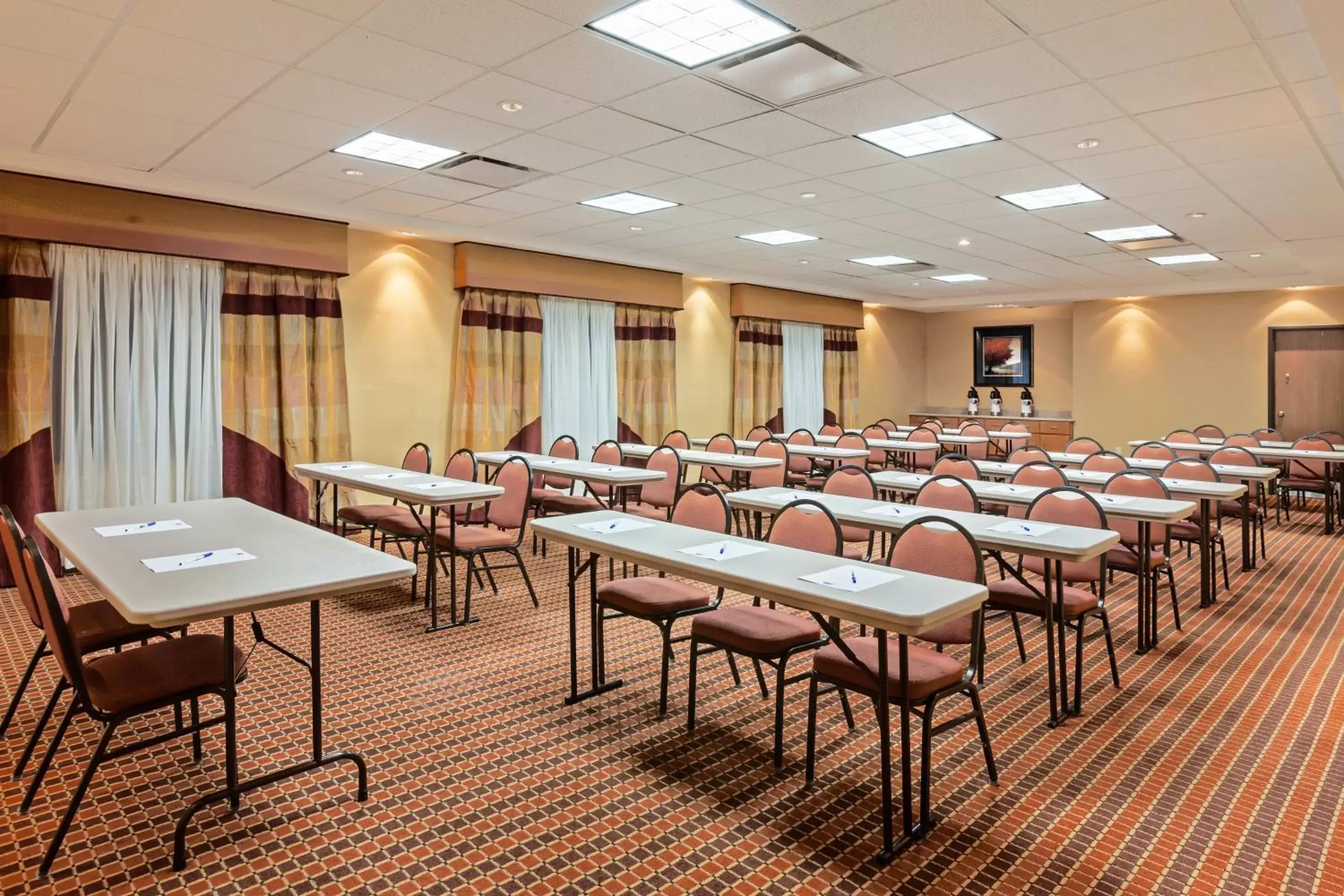 Meeting/conference room in Holiday Inn Express & Suites - Laredo-Event Center Area, an IHG Hotel