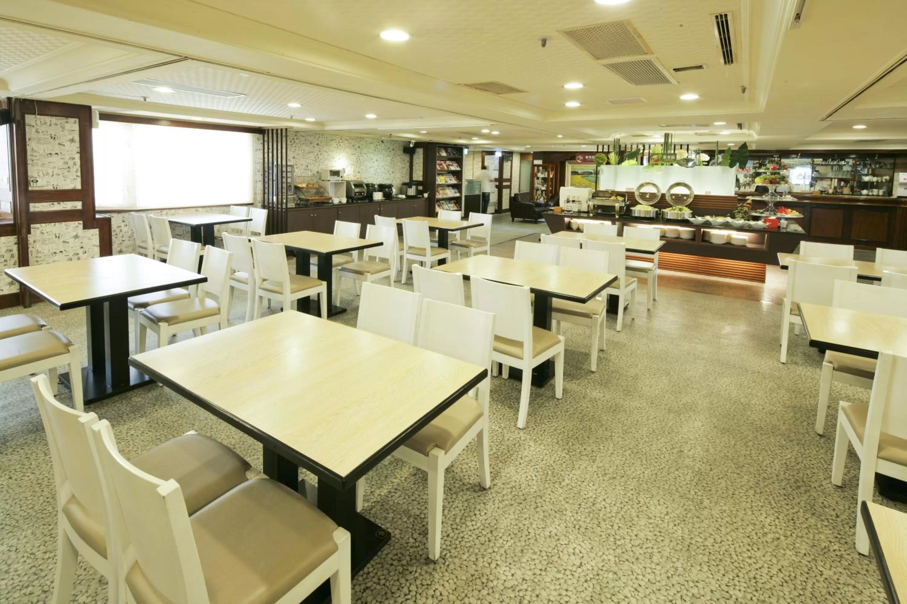 Restaurant/places to eat in Cambridge Tainan Hotel