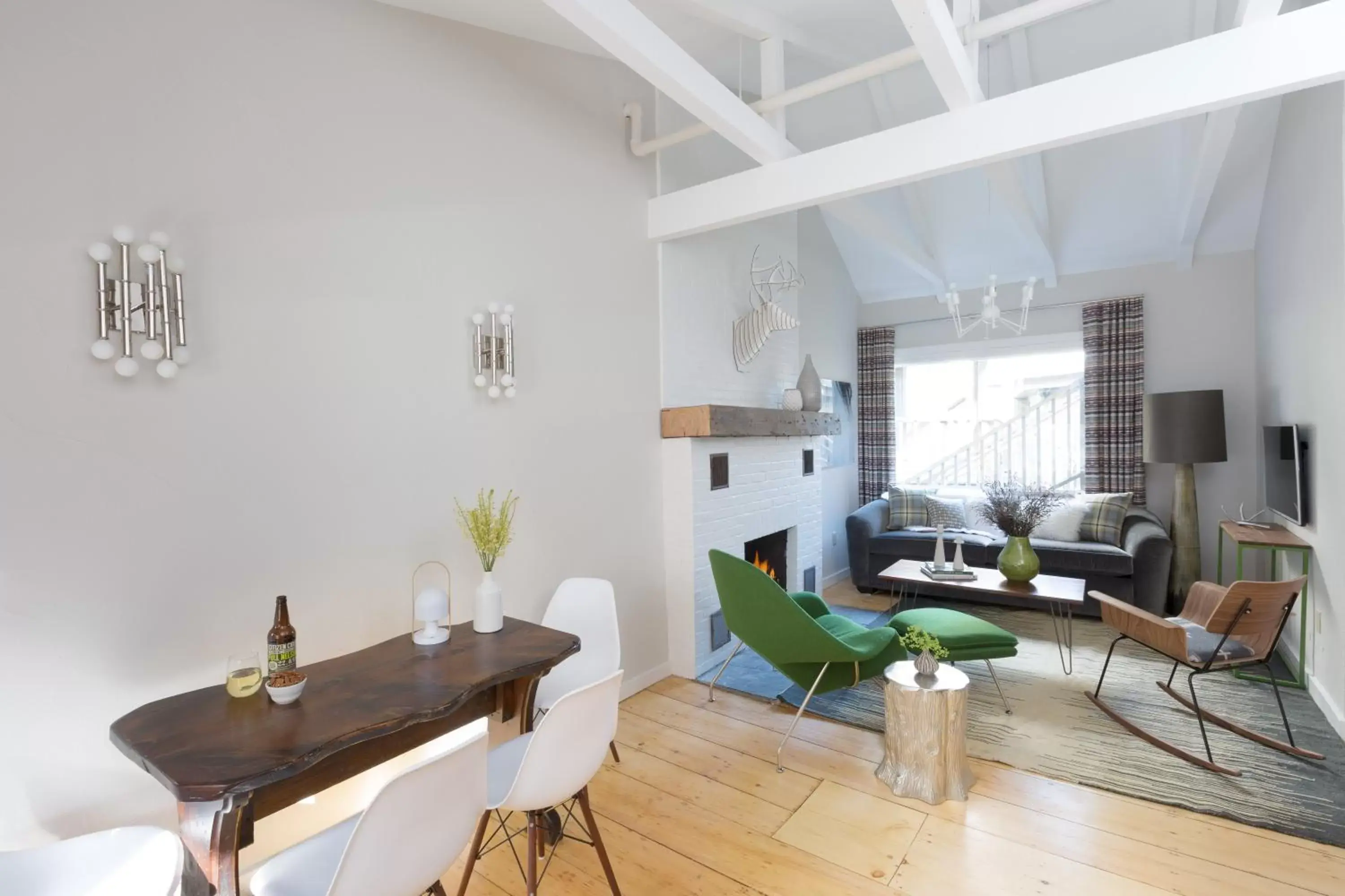 Living room, Dining Area in Field Guide Lodge