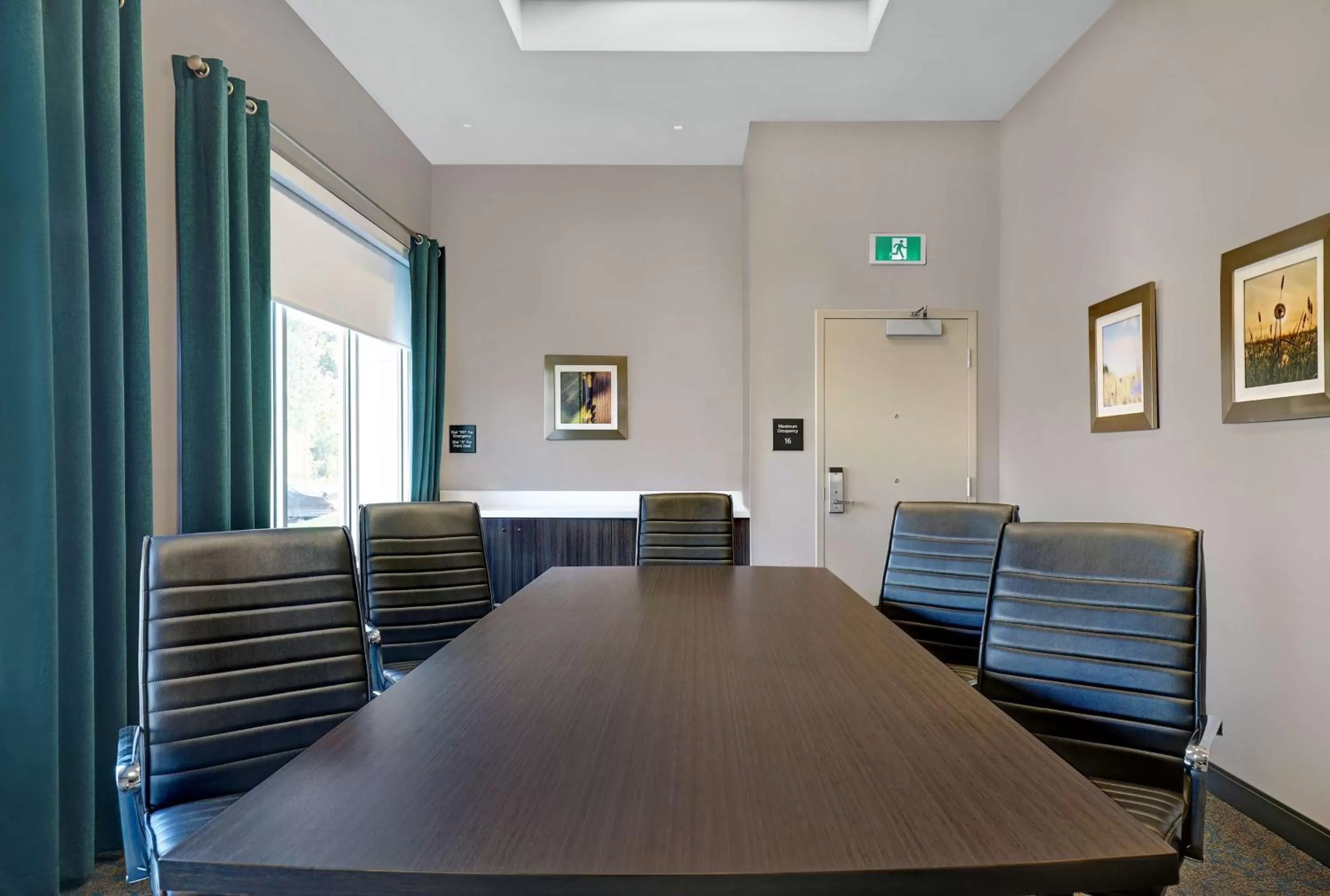 Meeting/conference room in Hampton Inn & Suites Belleville