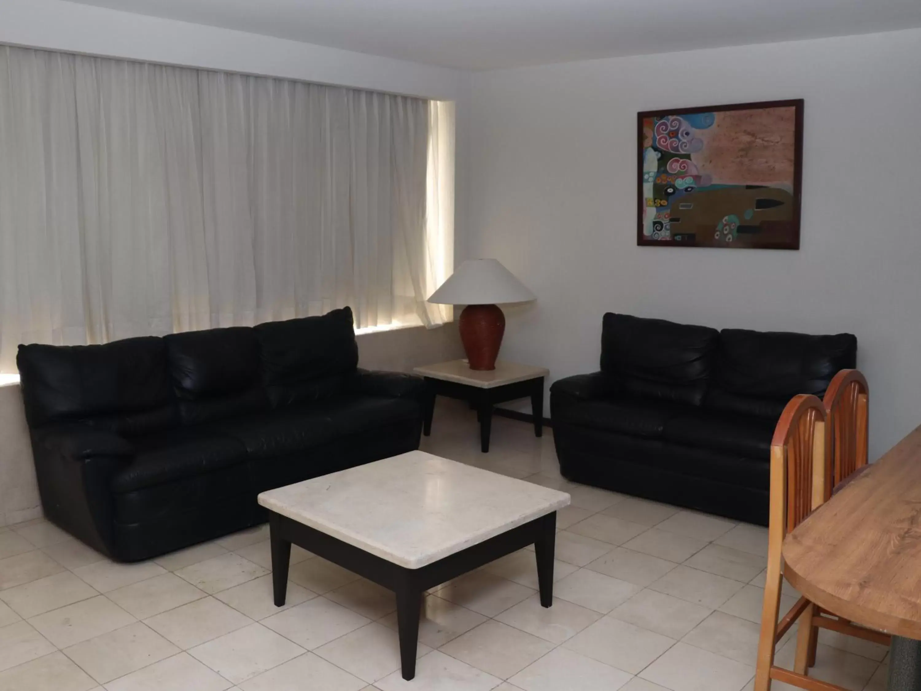 Living room, Seating Area in Ramada Hola Culiacan