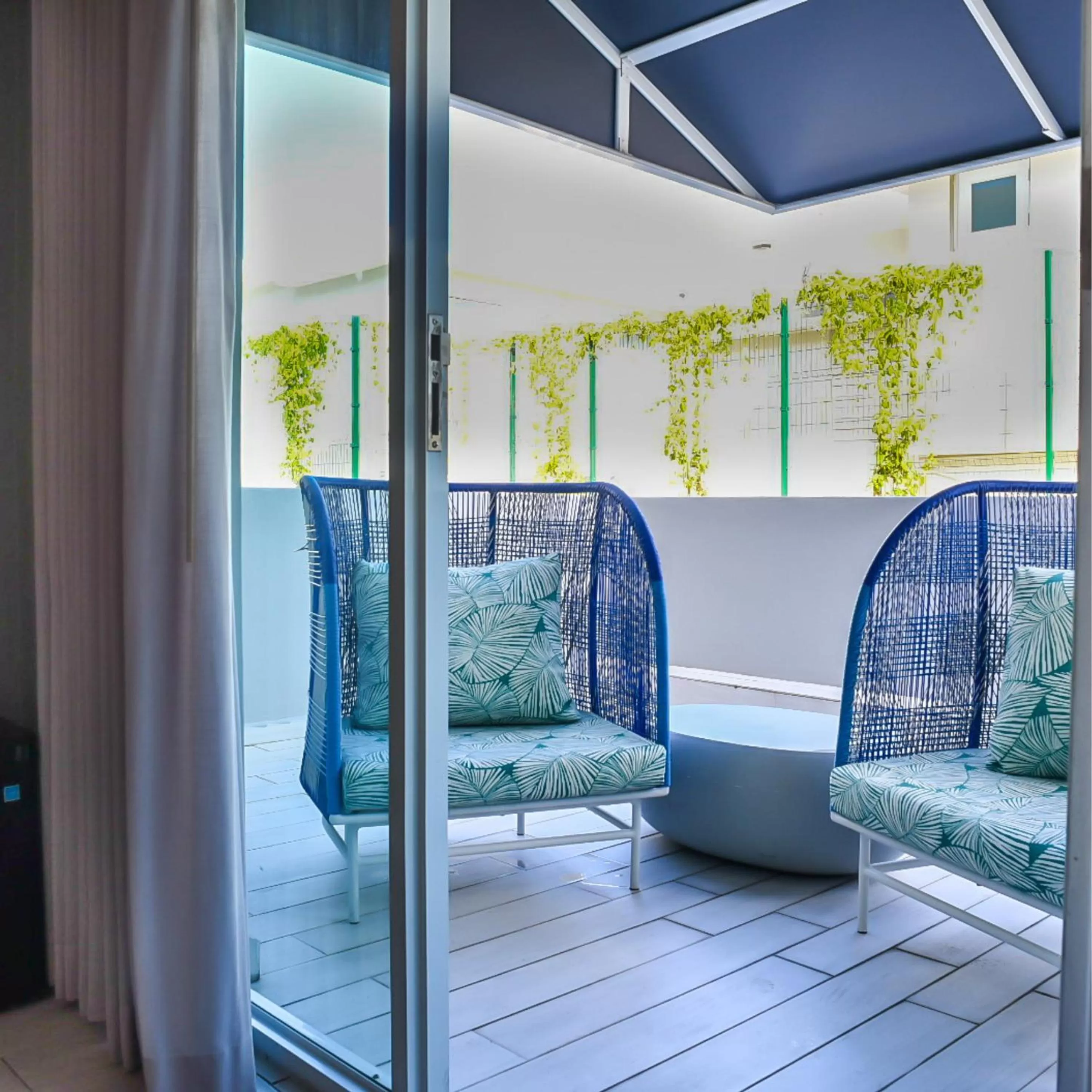 Trópica Beach Hotel