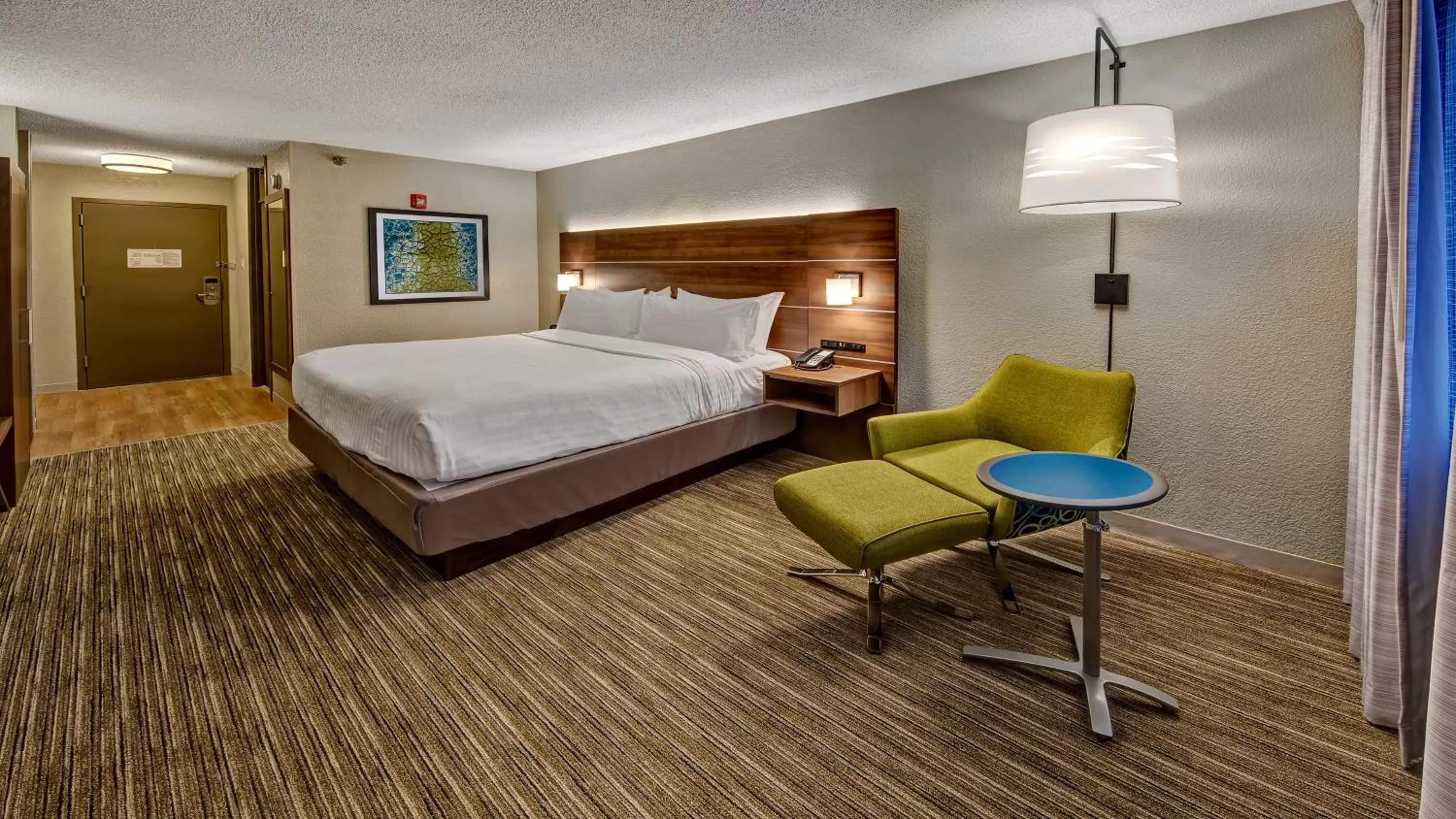 Photo of the whole room, Bed in Holiday Inn Express Louisville Airport Expo Center by IHG